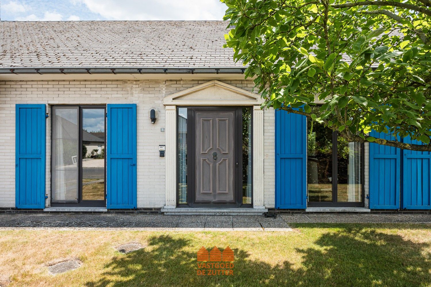 Lichtrijke bungalow met zonnige tuin en garage foto 4