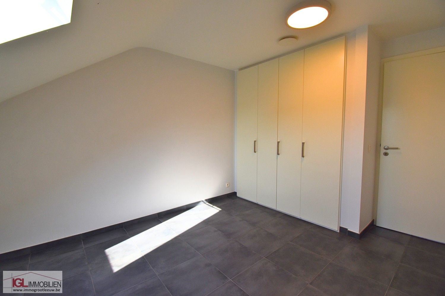 Triplex nieuwbouwappartement met 4 slaapkamers en garage foto 19