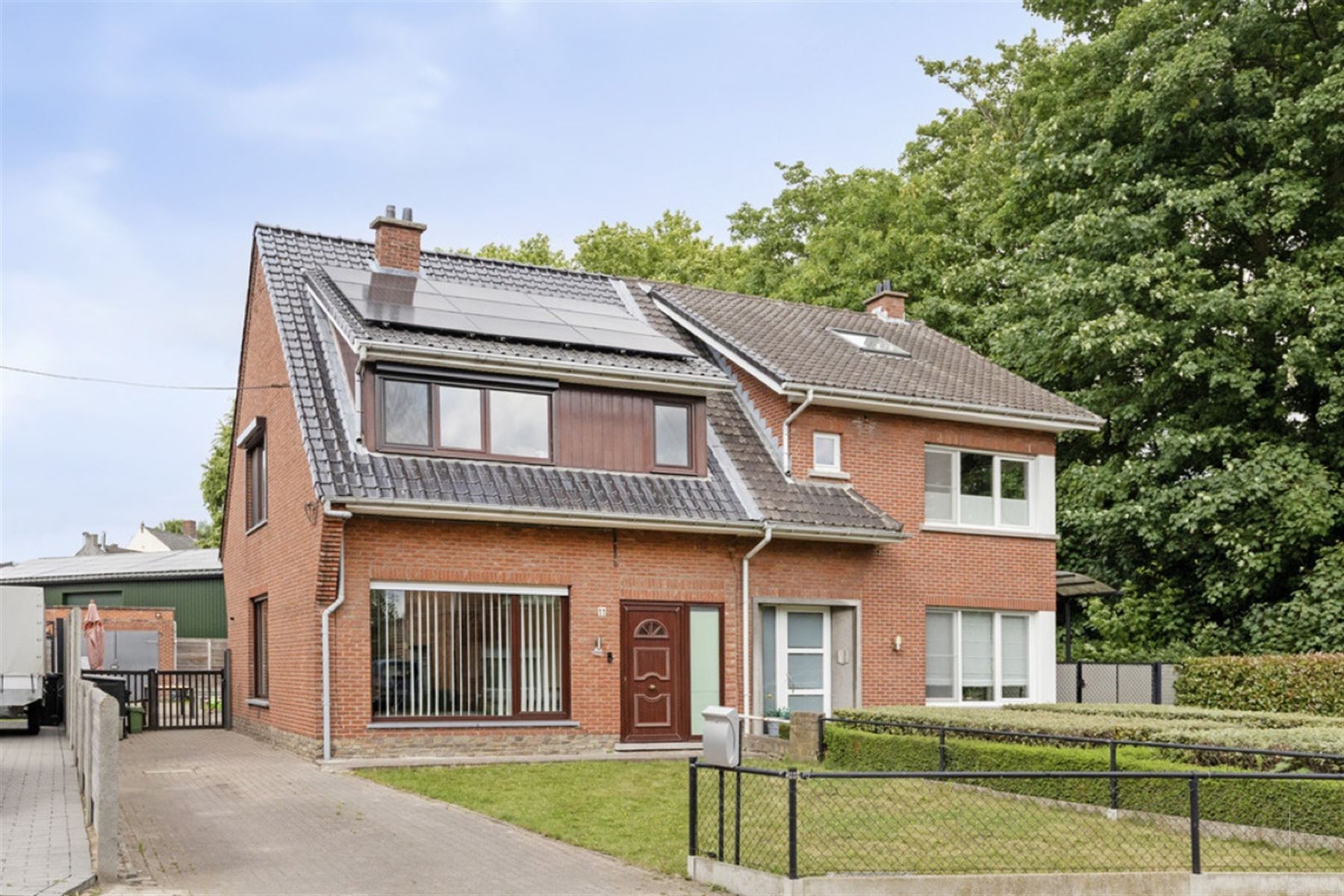 Recent gerenoveerde HOB met 3 slaapkamers en garage foto {{pictureIndex}}