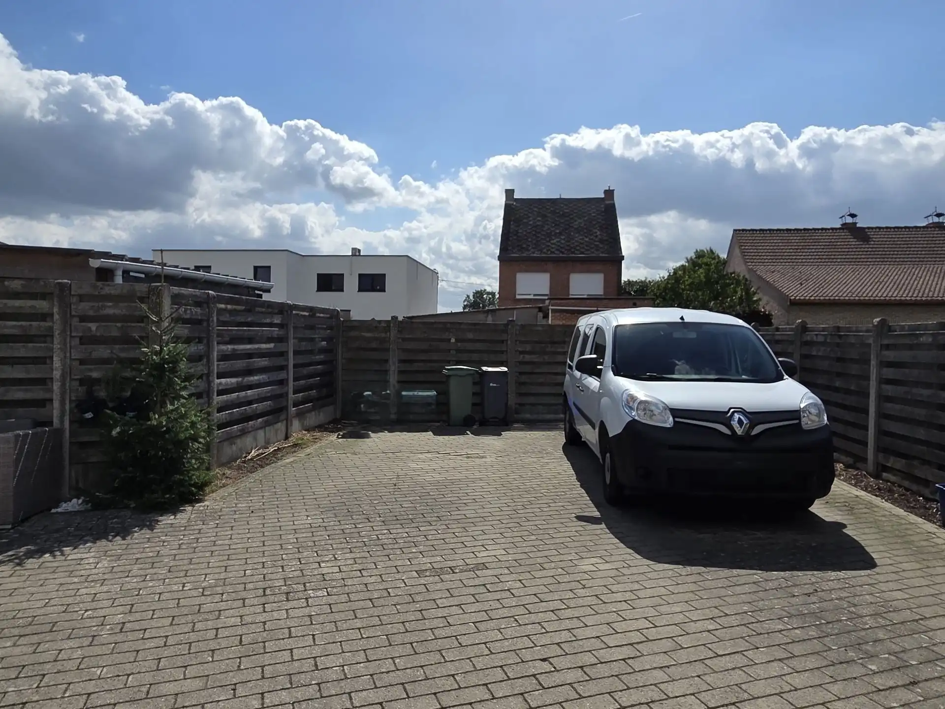 Instapklaar 2 slpk appartement met staanplaats foto 2