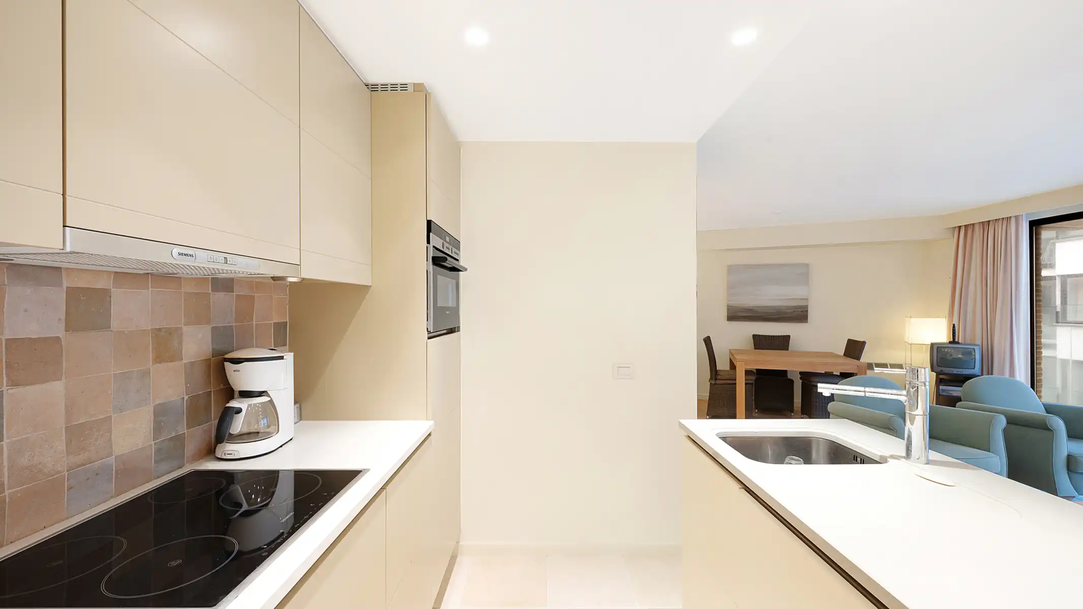 appartement in het Zoute met breed zijdelings zeezicht foto 7