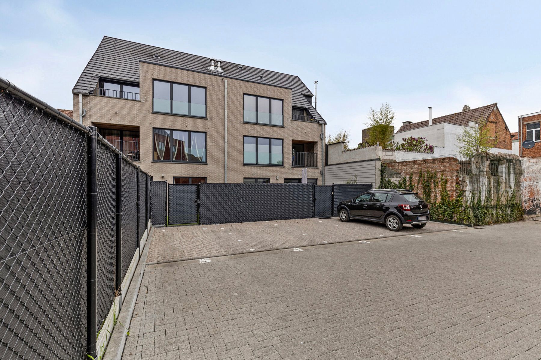 Gelijkvloersappartement met autostaanplaats en tuin in centrum Zele foto 17