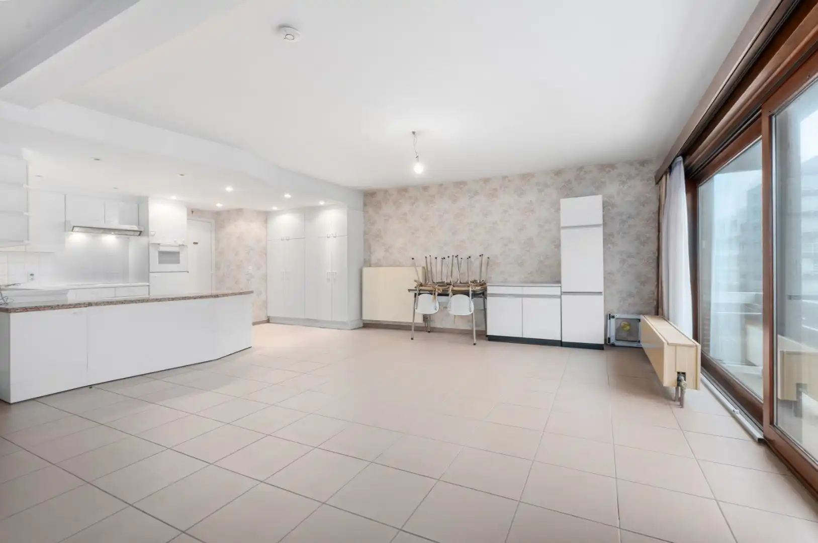 RUIM 3 SLAAPKAMERAPPARTEMENT TE KOOP  IN HET CENTRUM VAN OOSTDUINKERKE BAD foto 6