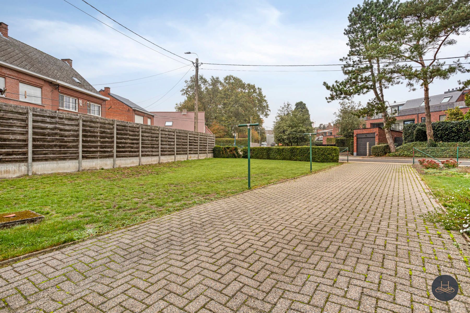 Halfopen woning met tuin en renovatiepotentieel foto 27