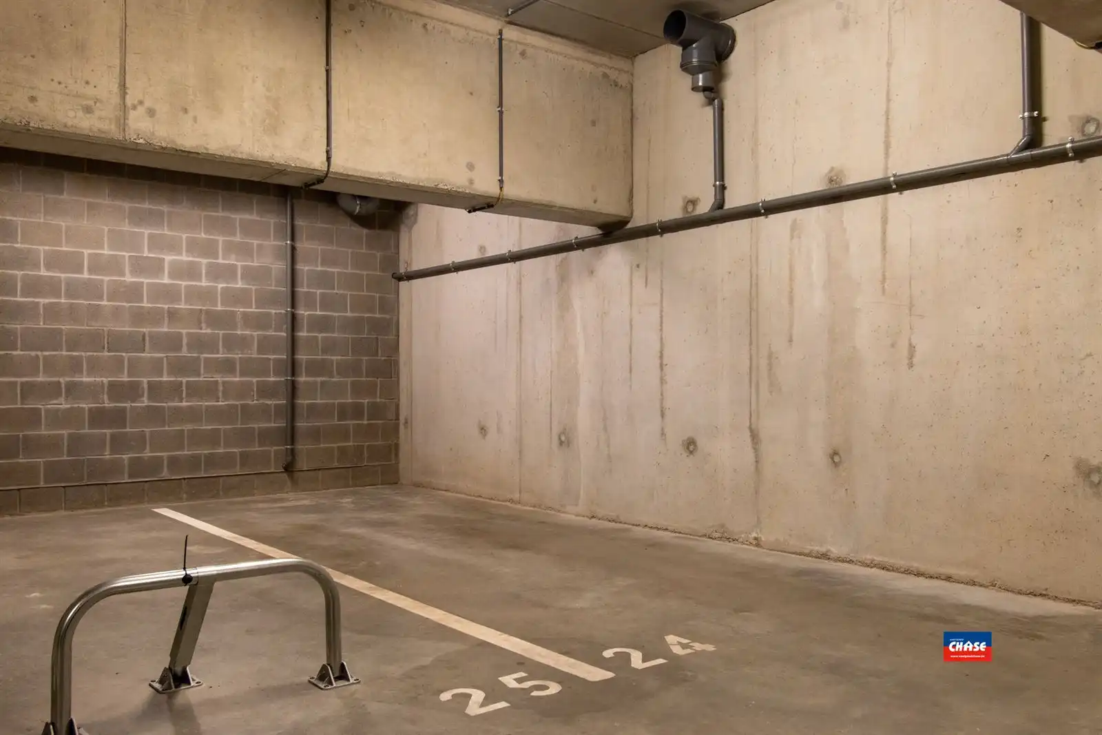 Recent gelijkvloersappartement met 2 slpks, terras en parking foto 14