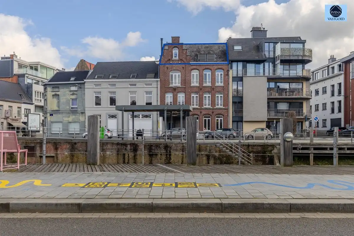 LICHTRIJK APPARTEMENT MET 2 SLAAPKAMERS IN CENTRUM GERAARDSBERGEN foto {{pictureIndex}}