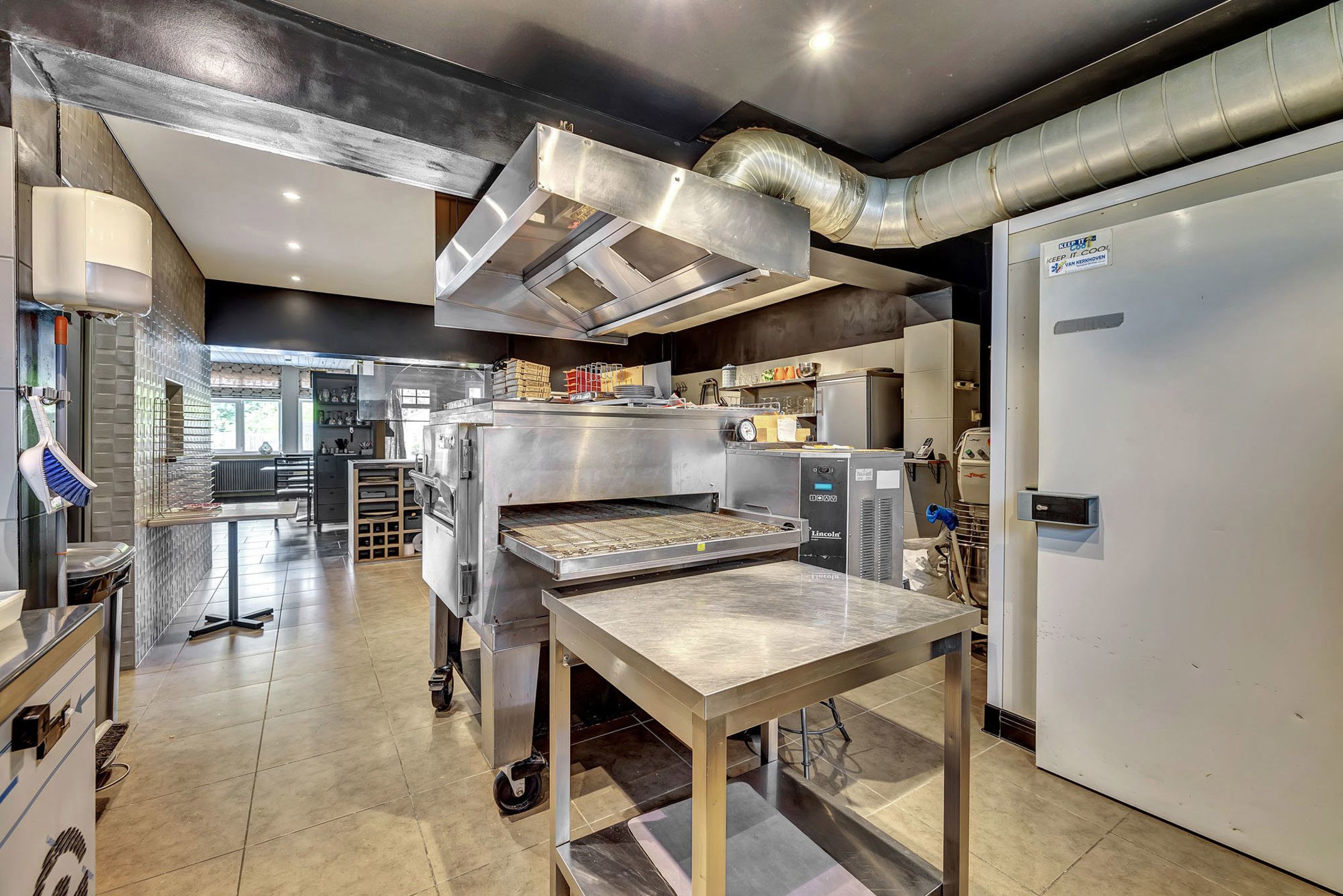 Authentieke woning met handelszaak op toplocatie foto 11