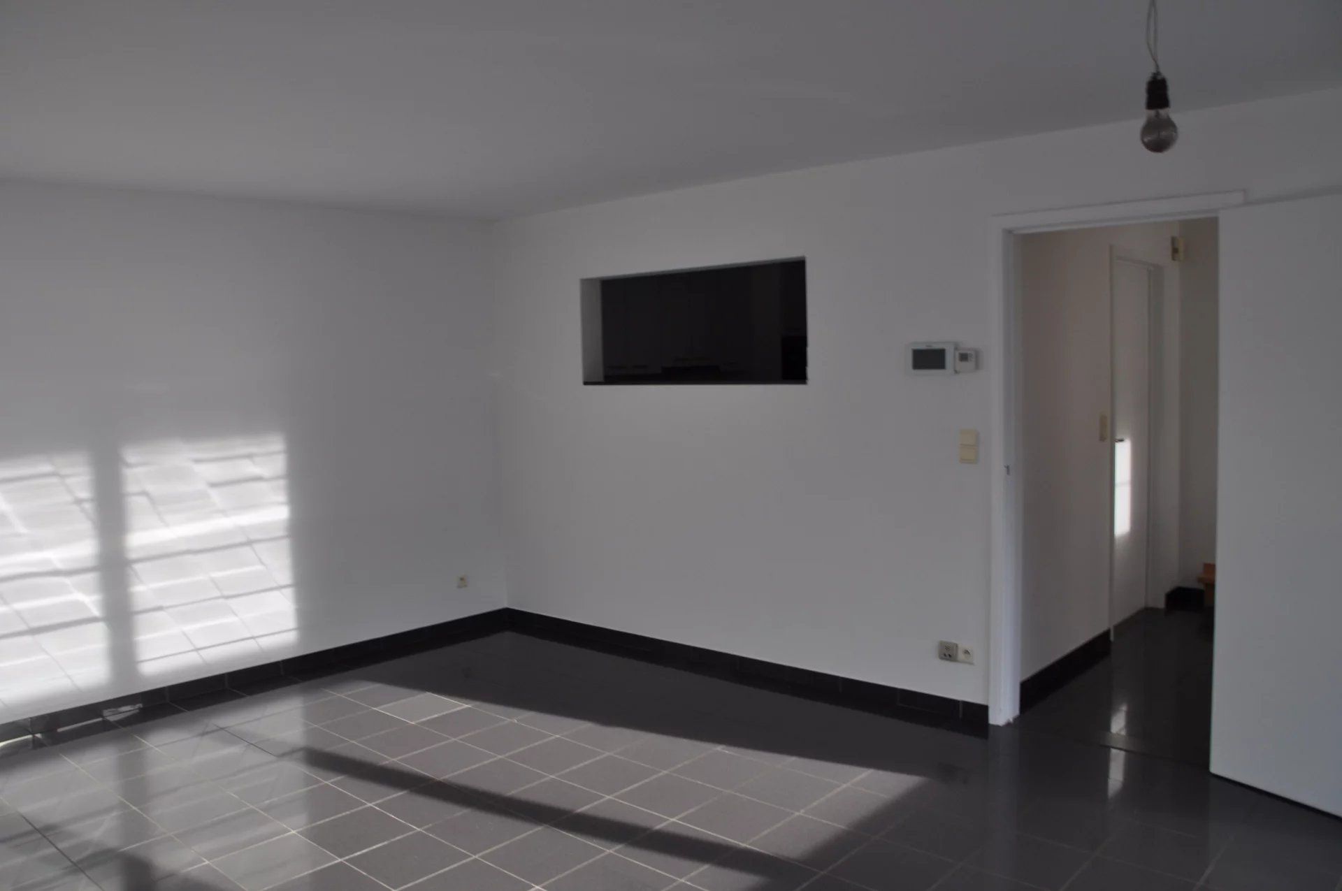 INSTAPKLAAR EN GEZELLIG DUPLEX-APPARTEMENT MET 2 SLPK'S NABIJ CENTRUM HASSELT foto 3