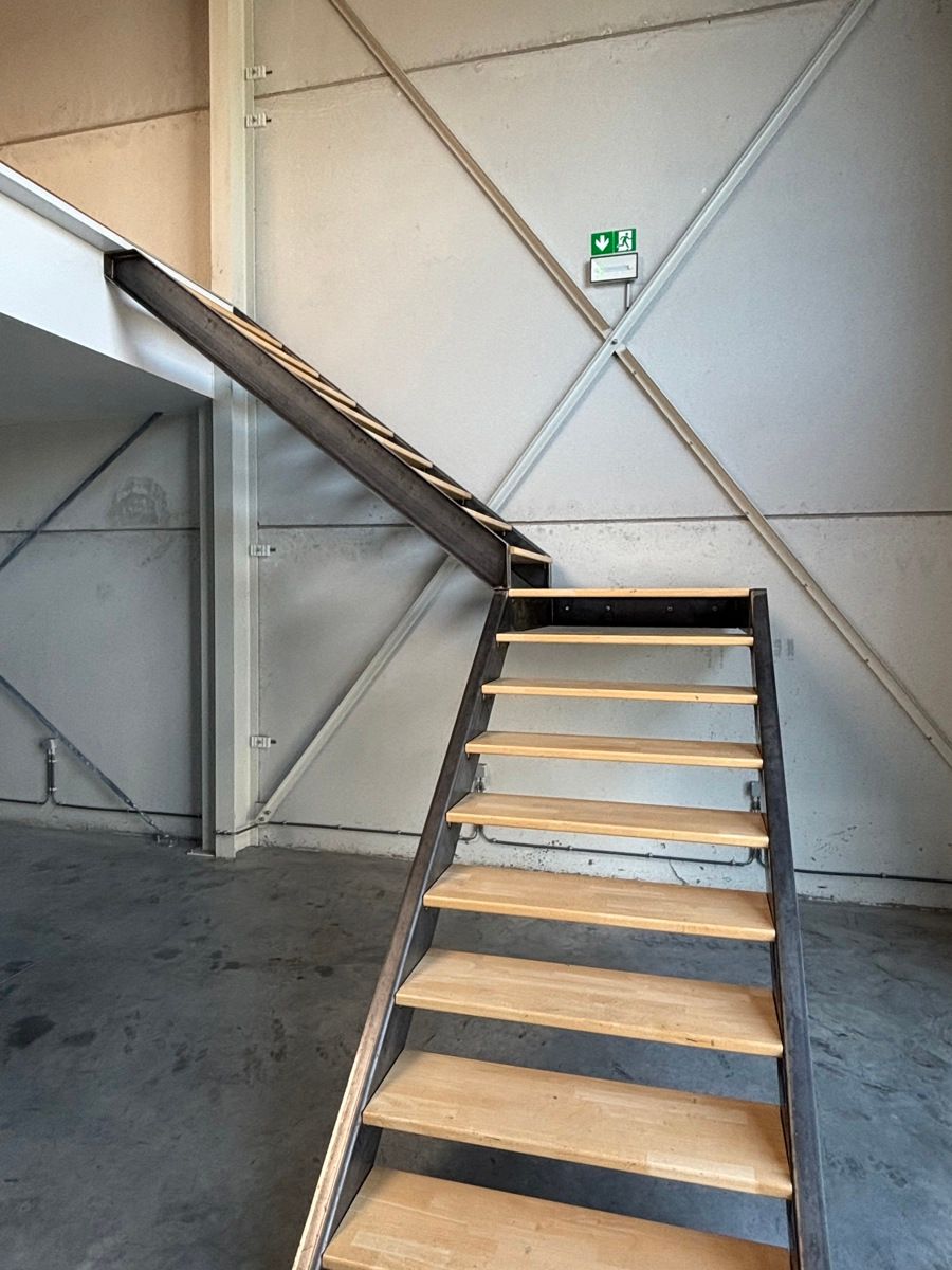 Bedrijfspand van ca 300m² foto 14