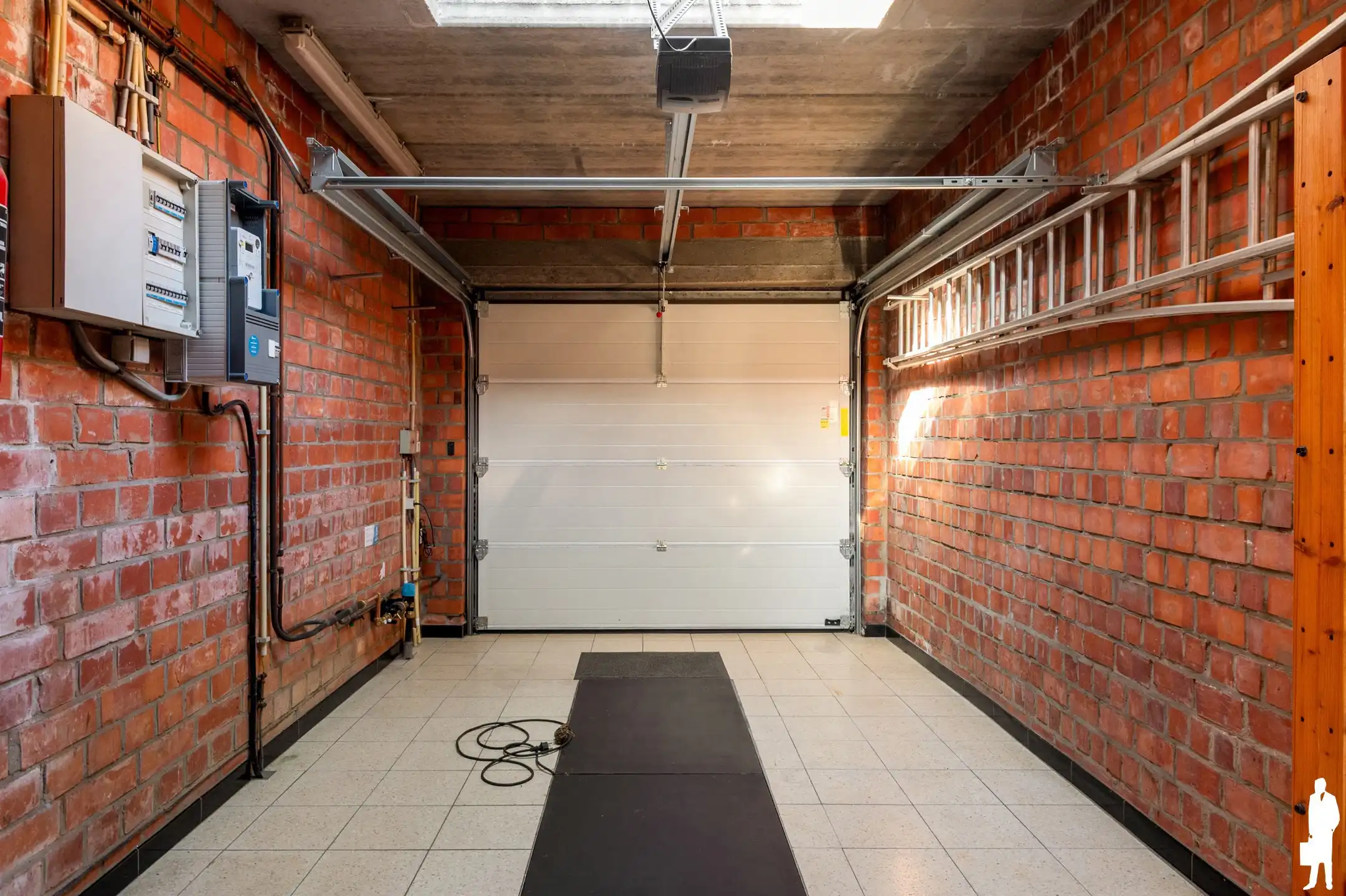 Te renoveren woning met zuid tuin in doodlopende straat foto 11