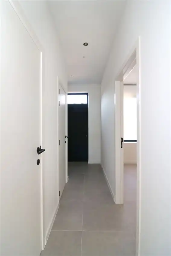 Prachtig, volledig vernieuwde woning met 3 slpk. foto 10