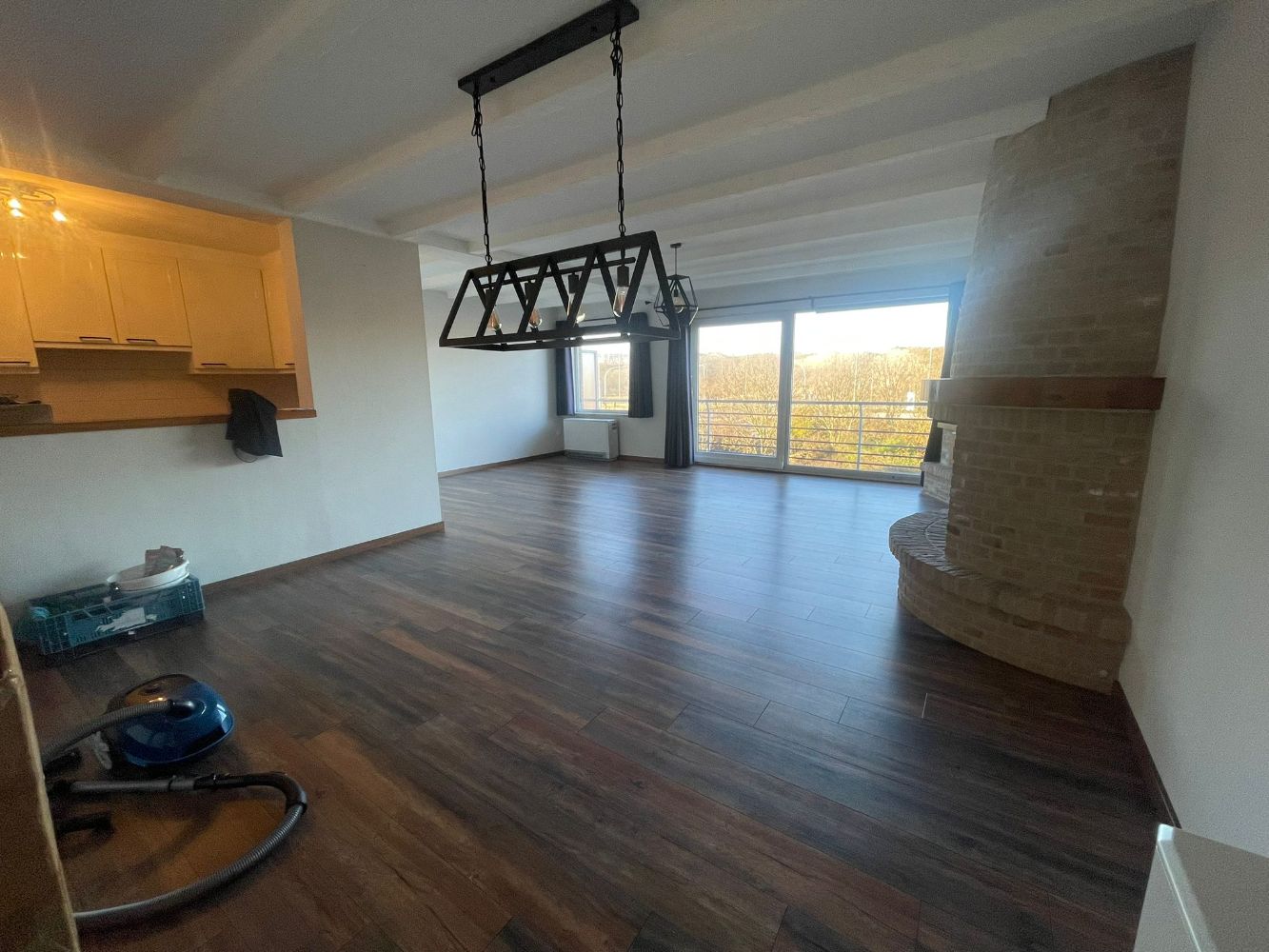Gerenoveerd 2 slaapkamer appartement met zicht op de duinen foto 3