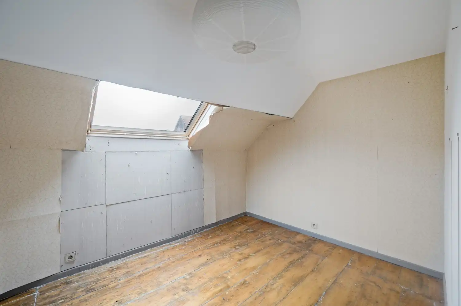 Te renoveren woning met tuin en garage in centrum Wijnegem! foto 14