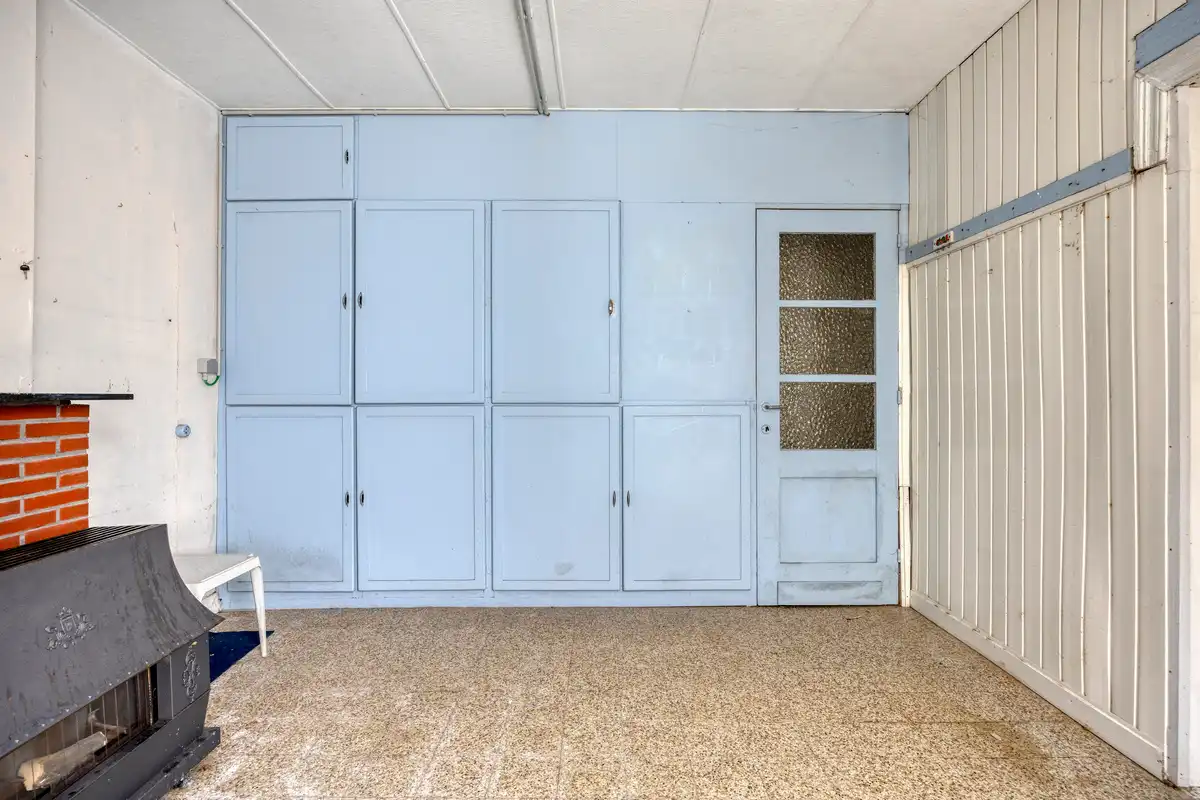 Bel-étagewoning met dubbele garage  – dé renovatiekans! foto 35