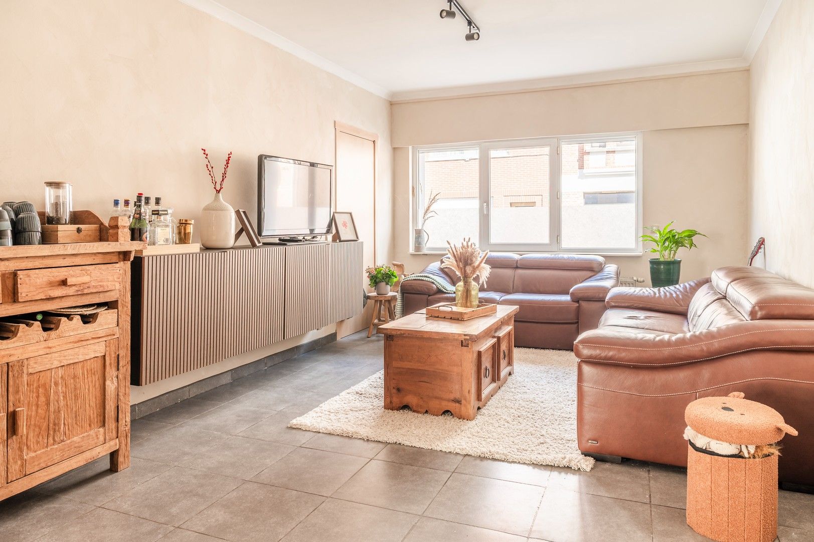 Instapklare woning met magazijn foto 5