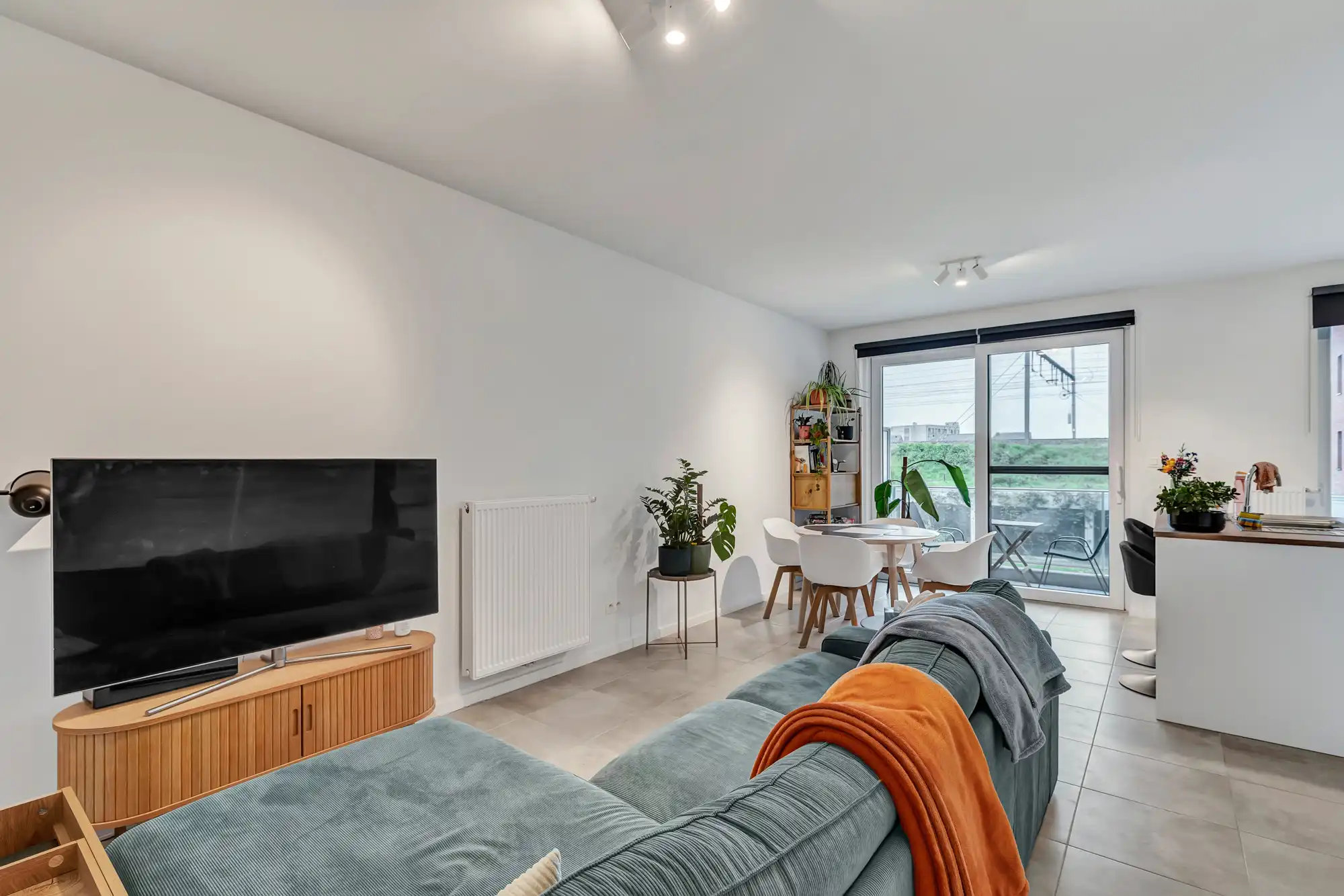 Energiezuinig tweeslaapkamer appartement met autostaanplaats foto 2