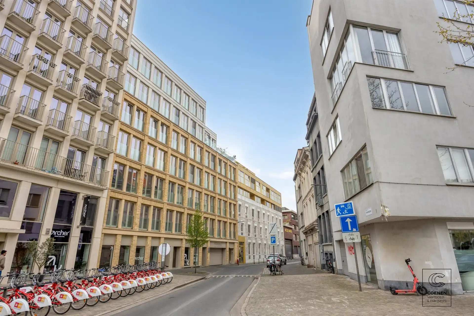 Ruim drieslaapkamer appartement op een uitstekende locatie! foto 21