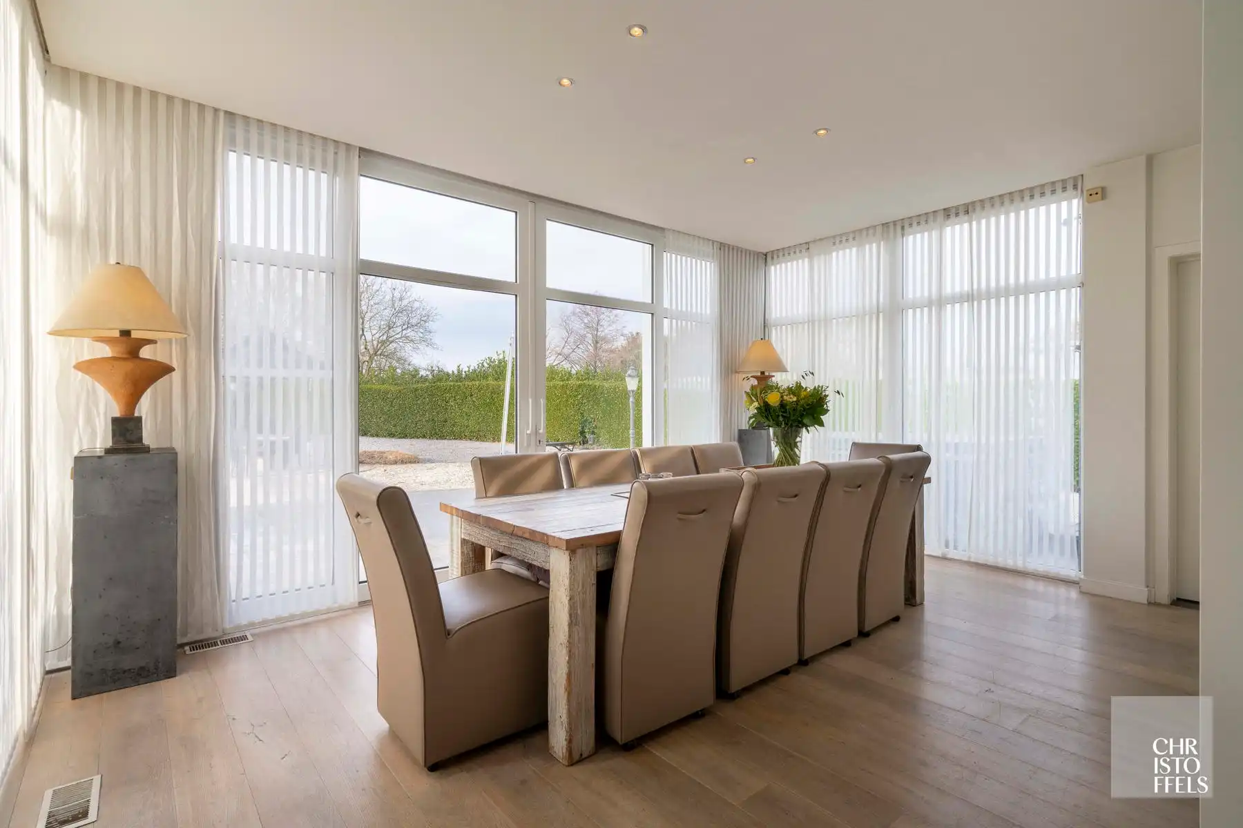 Tijdloze elegante villa met praktijkruimte (422 m²) op perceel van 1.672 m² foto 7