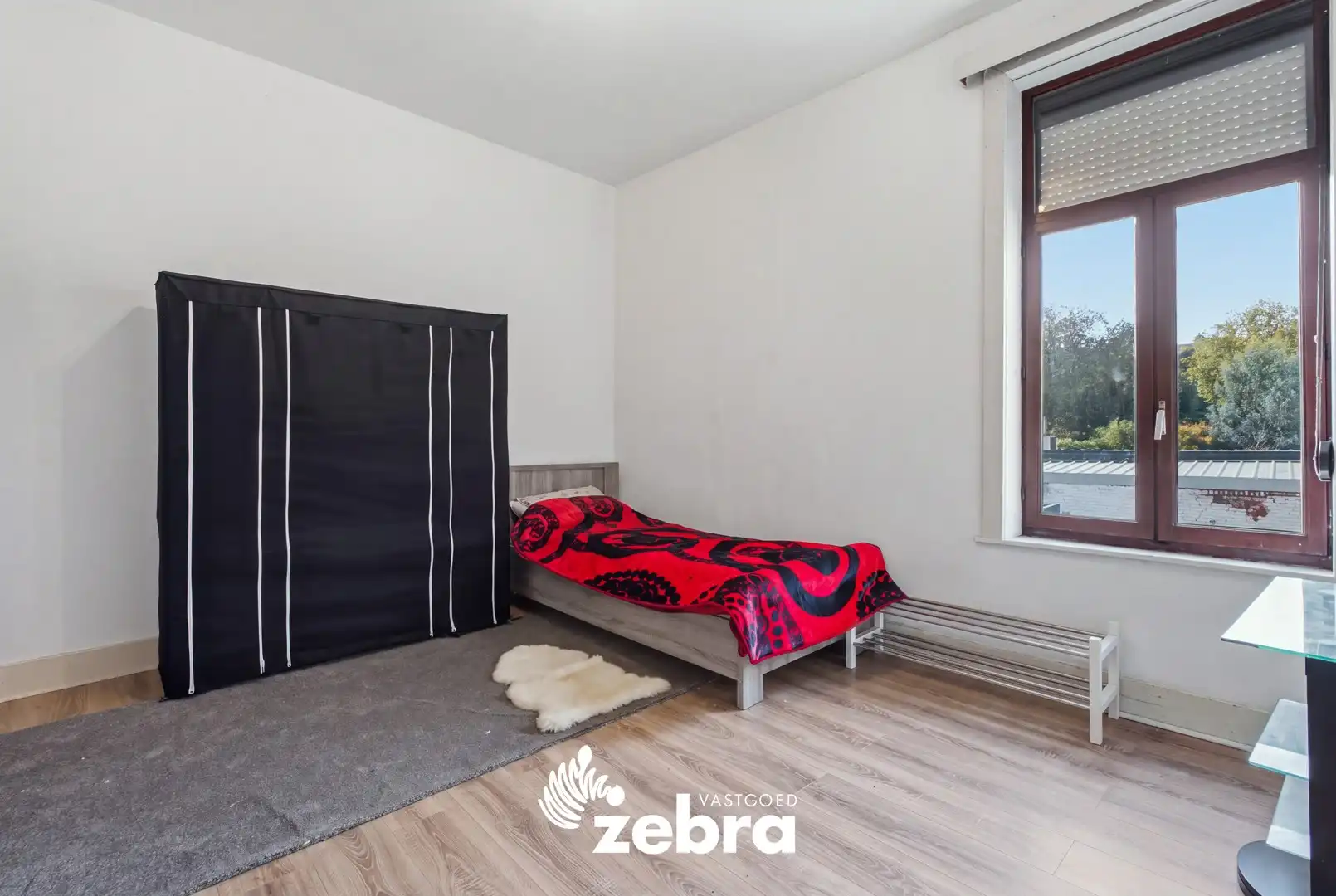 Op te frissen woning met stadskoer nabij centrum Kortrijk! foto 17