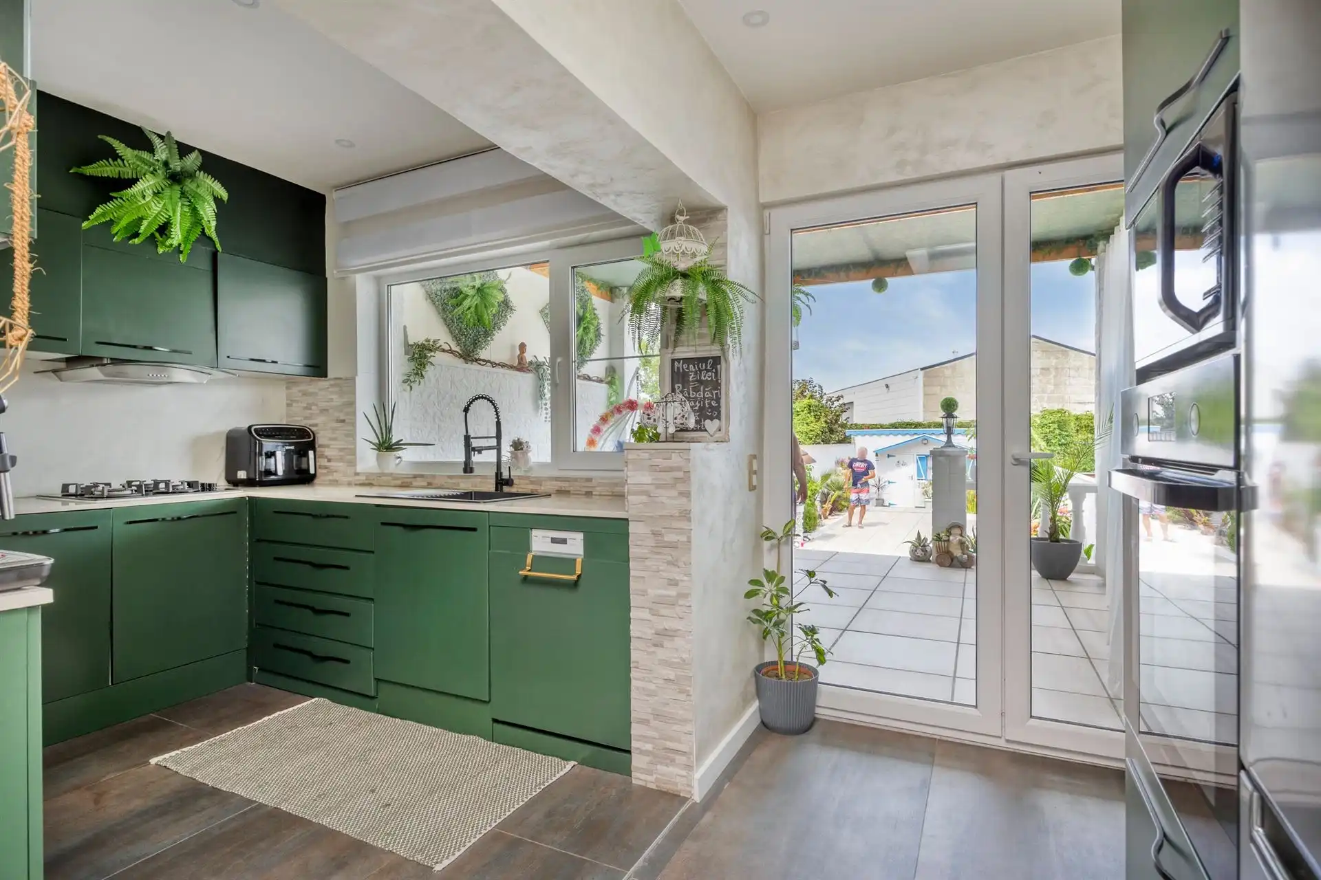 Instapklare woning met 3 (mog. 4) slaapkamers en tuin.  foto 12