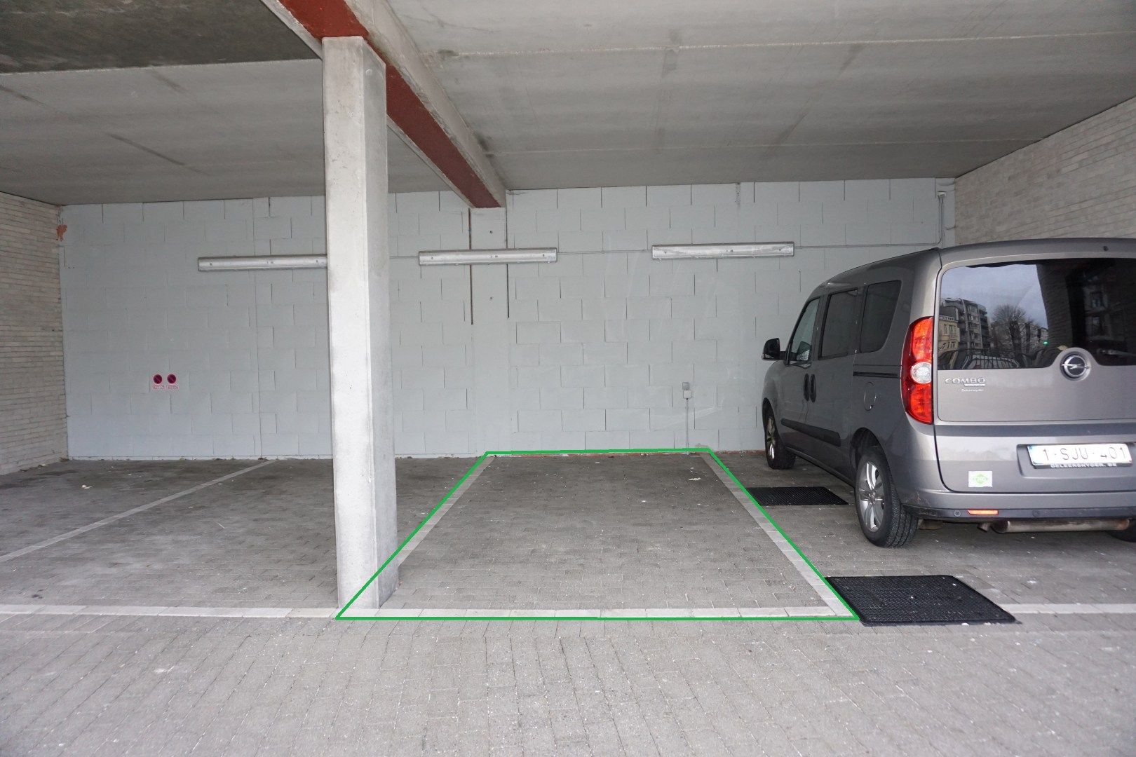 NIEUWBOUWAPPARTEMENT MET 2 SLAAPKAMERS EN AUTOSTAANPLAATS NABIJ PETIT PARIS foto 18