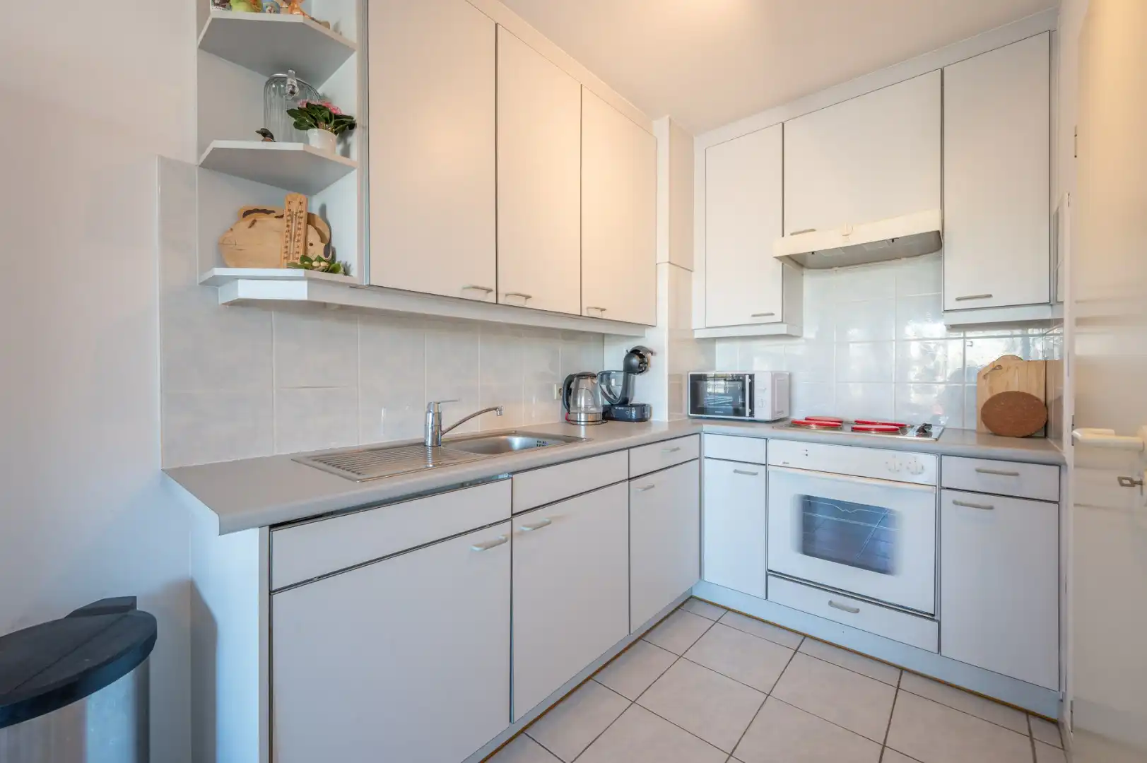 Centraal gelegen appartement met terras nabij het strand foto 6