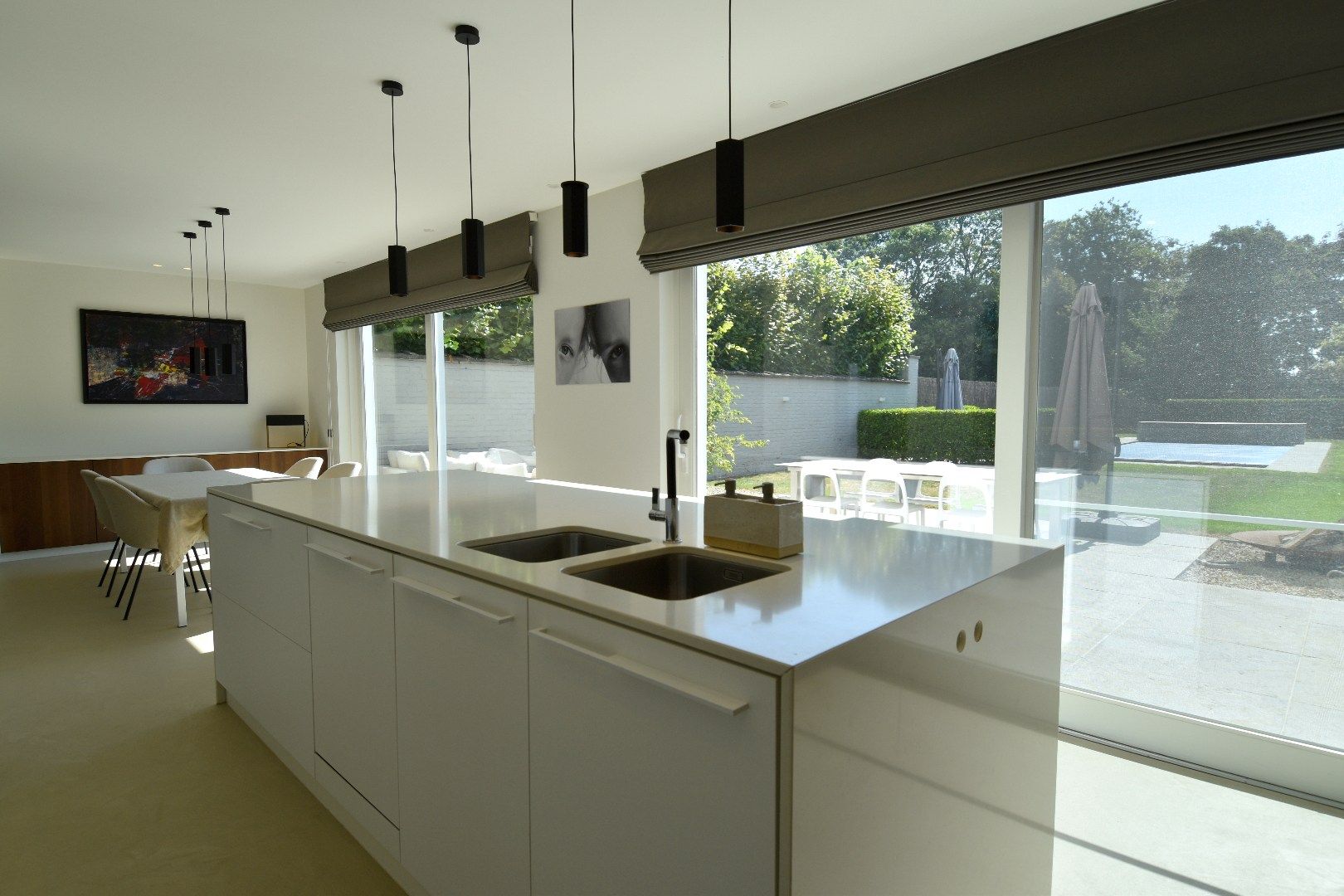 Unieke herenwoning met 5 slaapkamers, zonnige tuin én zwembad op perceel van 738 m² te koop in Kooigem foto 6