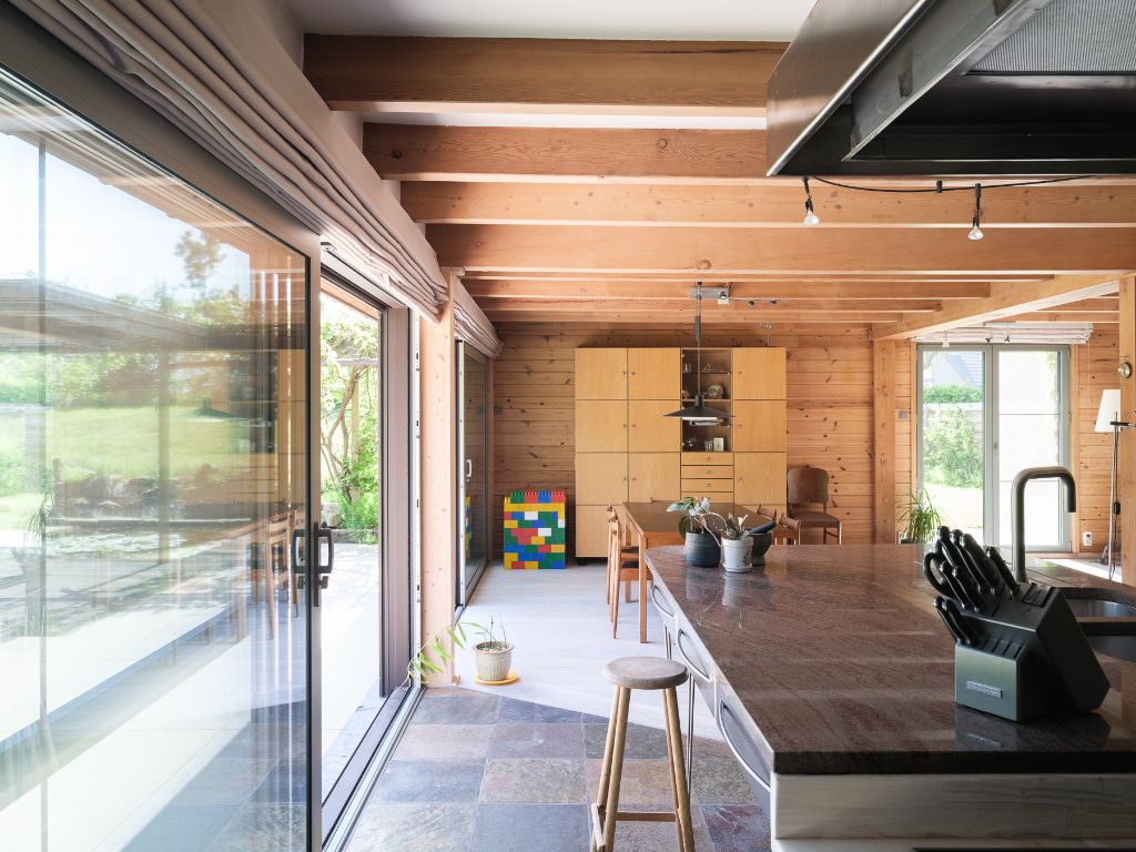 Vrijstaande woning met prachtige tuin en uitzonderlijk bouwvolume (424 m²), omringd door groen foto 3
