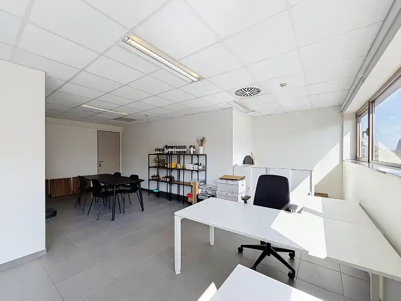 Instapklare kantoorruimte te huur foto 2