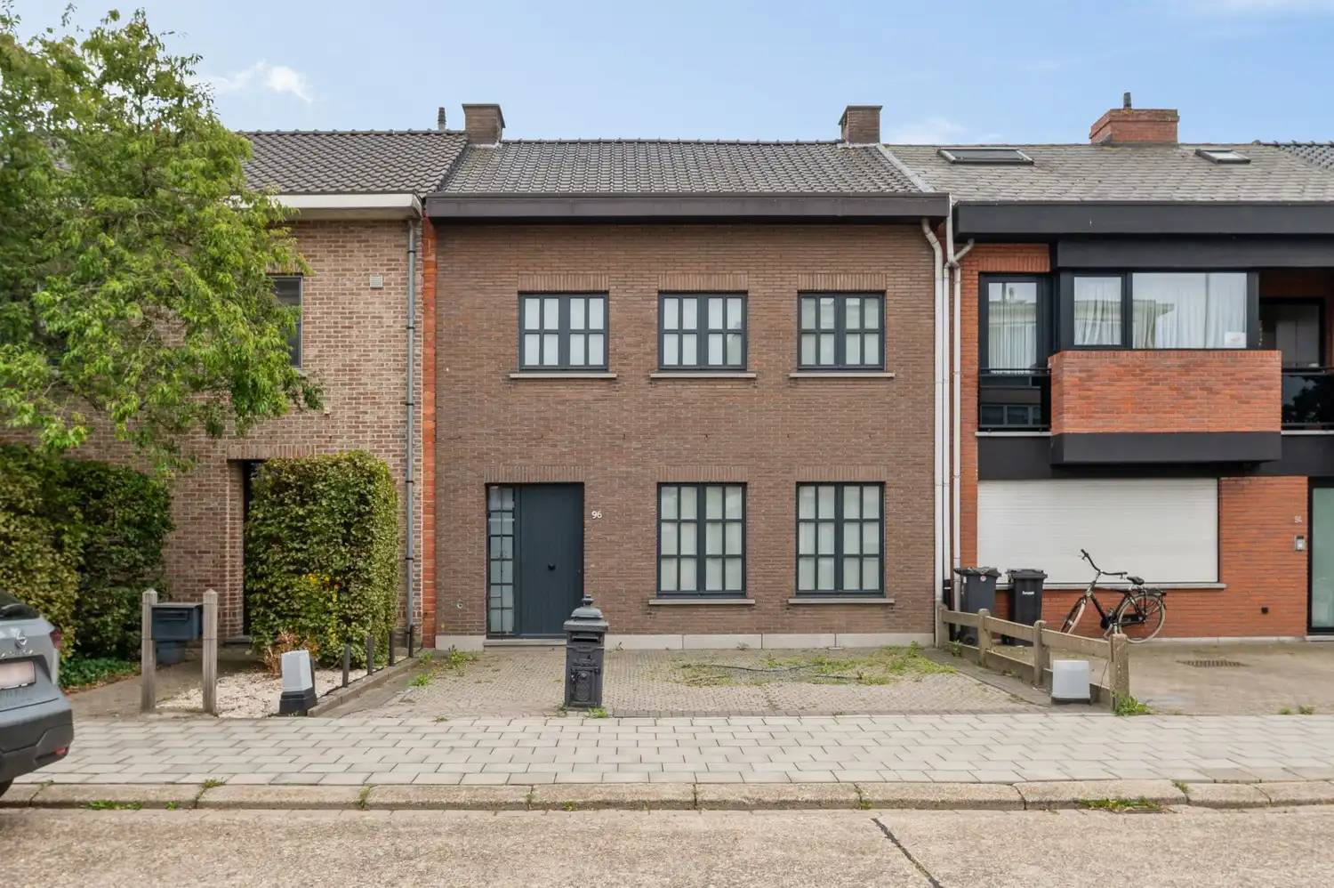 Gezellige woning met 3 slaapkamers en 2 garages te Lier foto {{pictureIndex}}