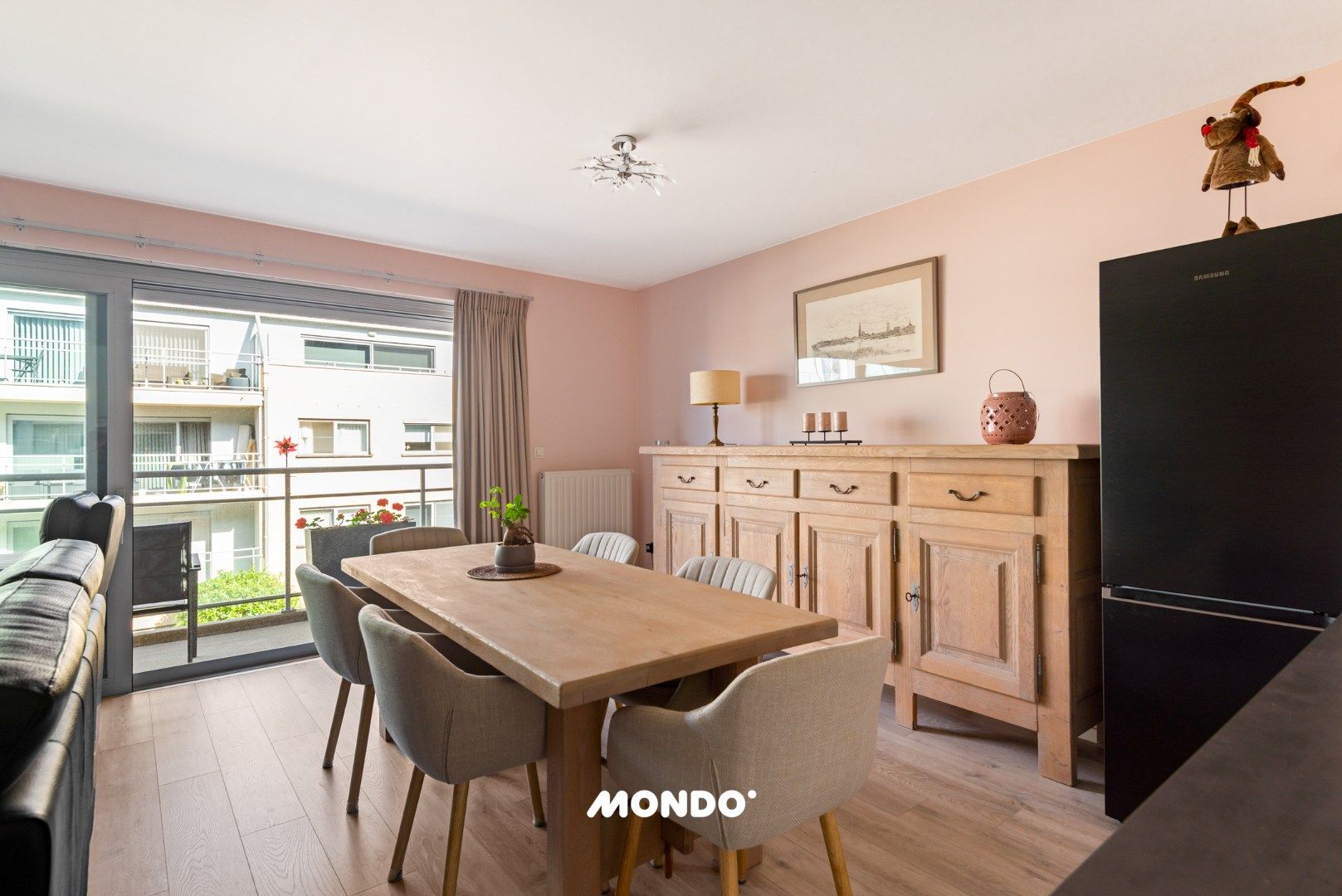 Instapklaar appartement met 2 slaapkamers! foto 3