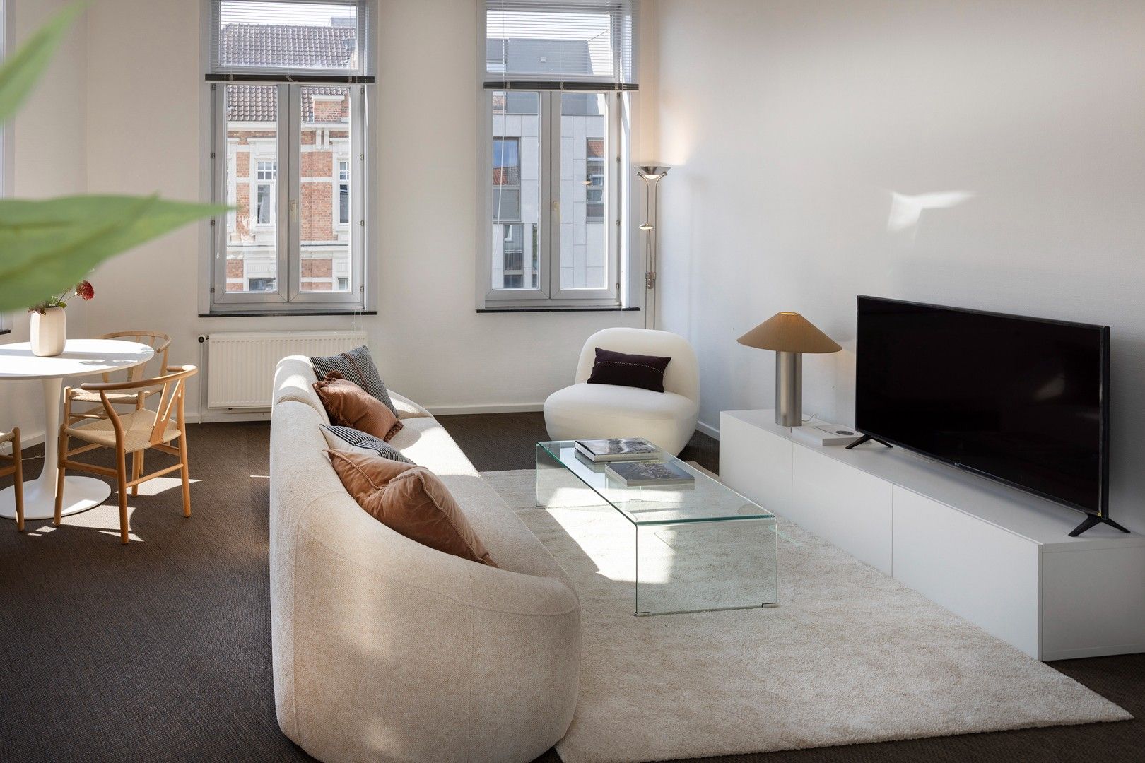Winkel- of kantoorruimte met bovenliggend appartement. foto 7