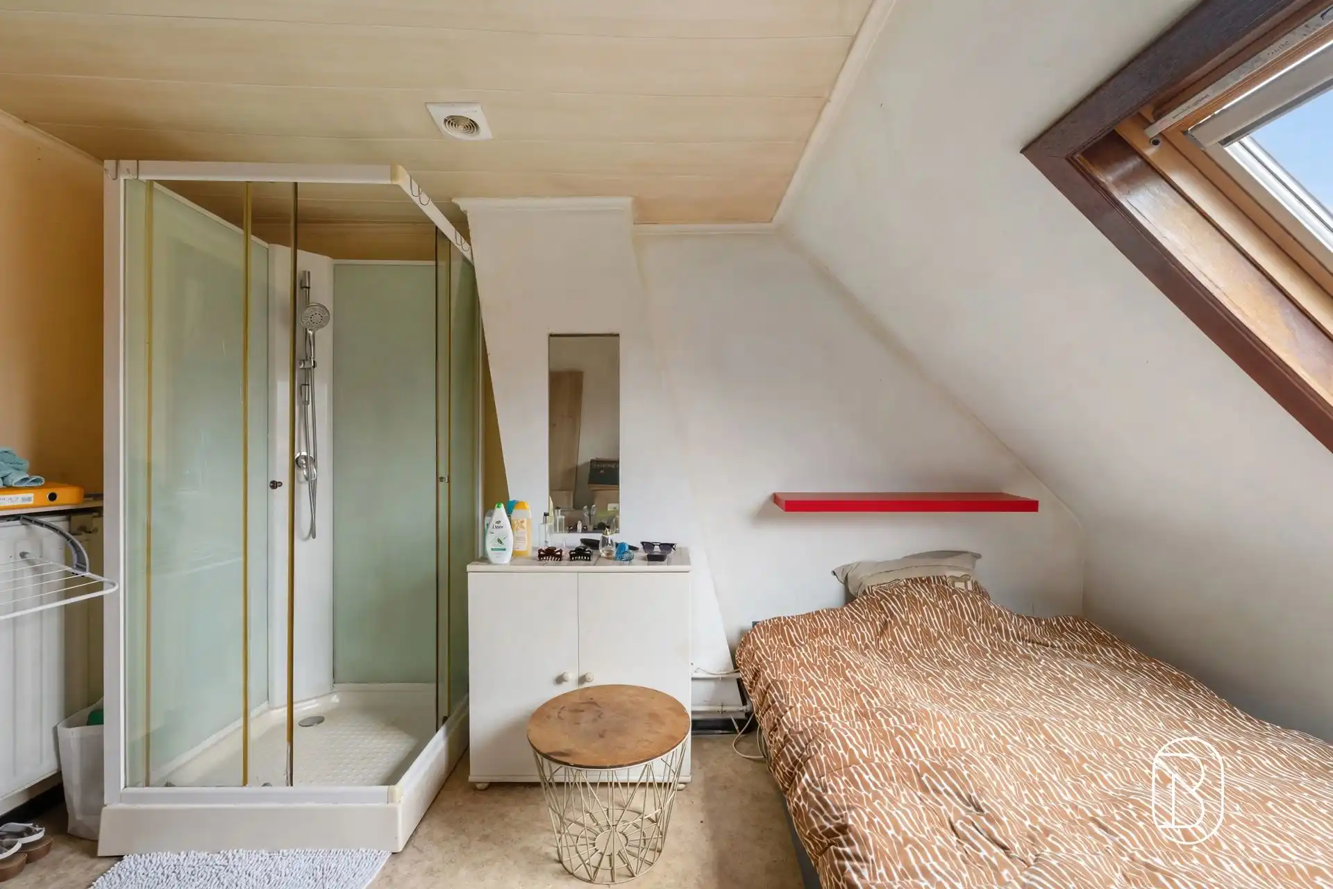 Leuk appartementje met extra potentieel! foto 8