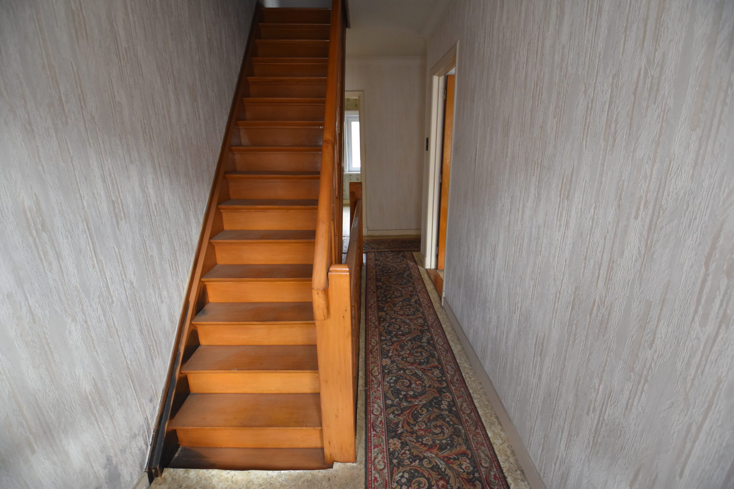 Ben je op zoek naar een gezellige renovatiewoning met uitzonderlijk veel potentieel? foto 27