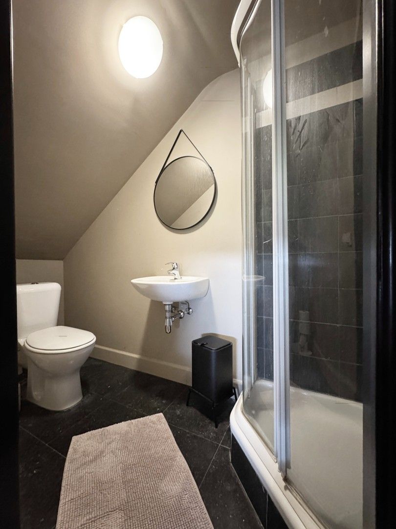 Unieke en ruime villa met 9 slaapkamers, lift, zonnepanelen en 10 parkeerplaatsen op riant perceel van 2.313 m² foto 25