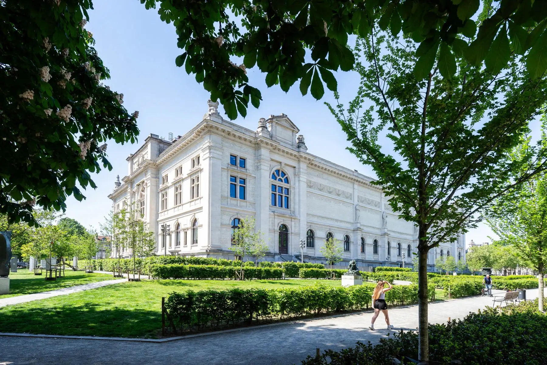 Stijlvol gerenoveerde herenwoning aan de voet van het KMSKA foto 26
