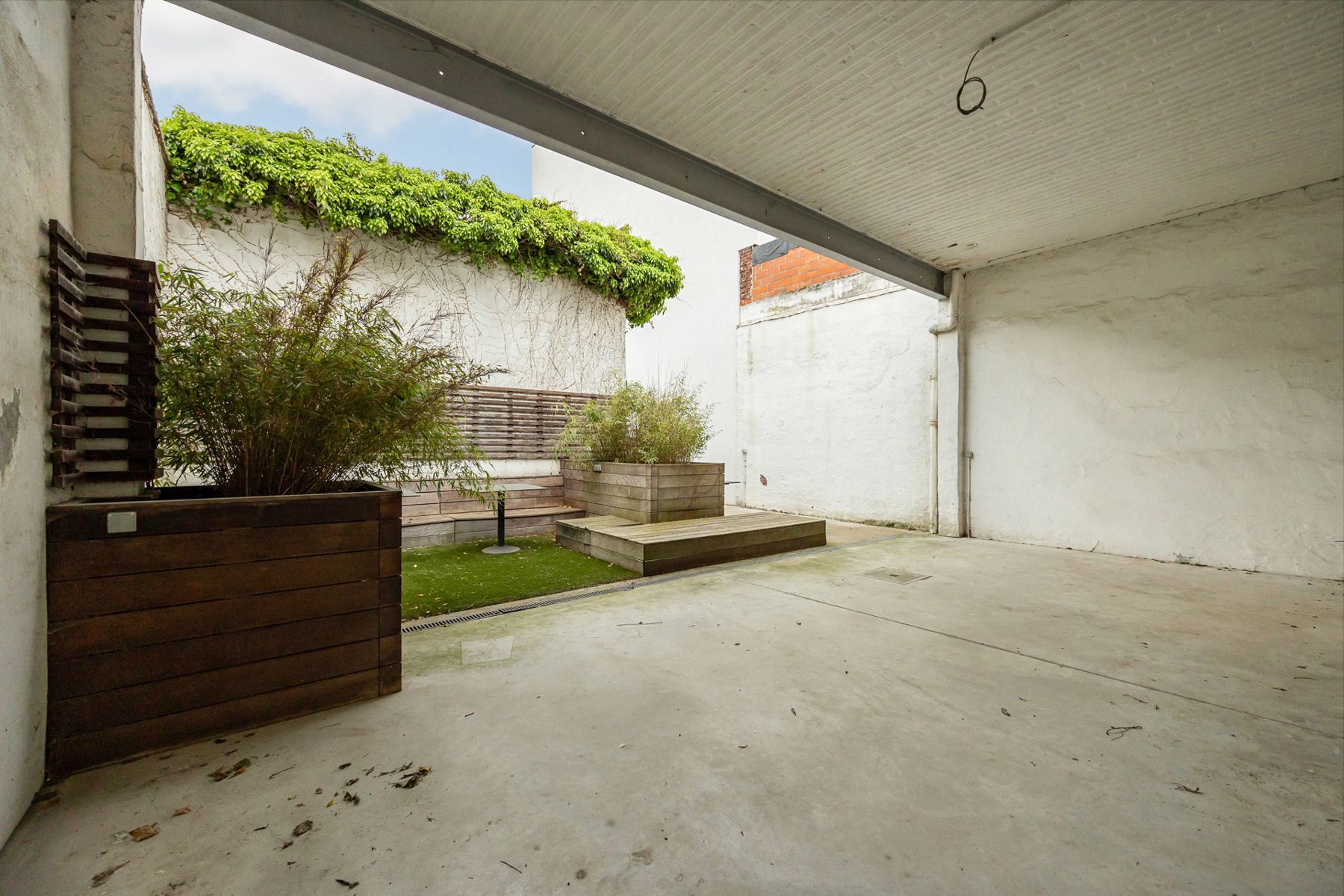 Instapklaar kantoorgebouw te koop in Merksem foto 7