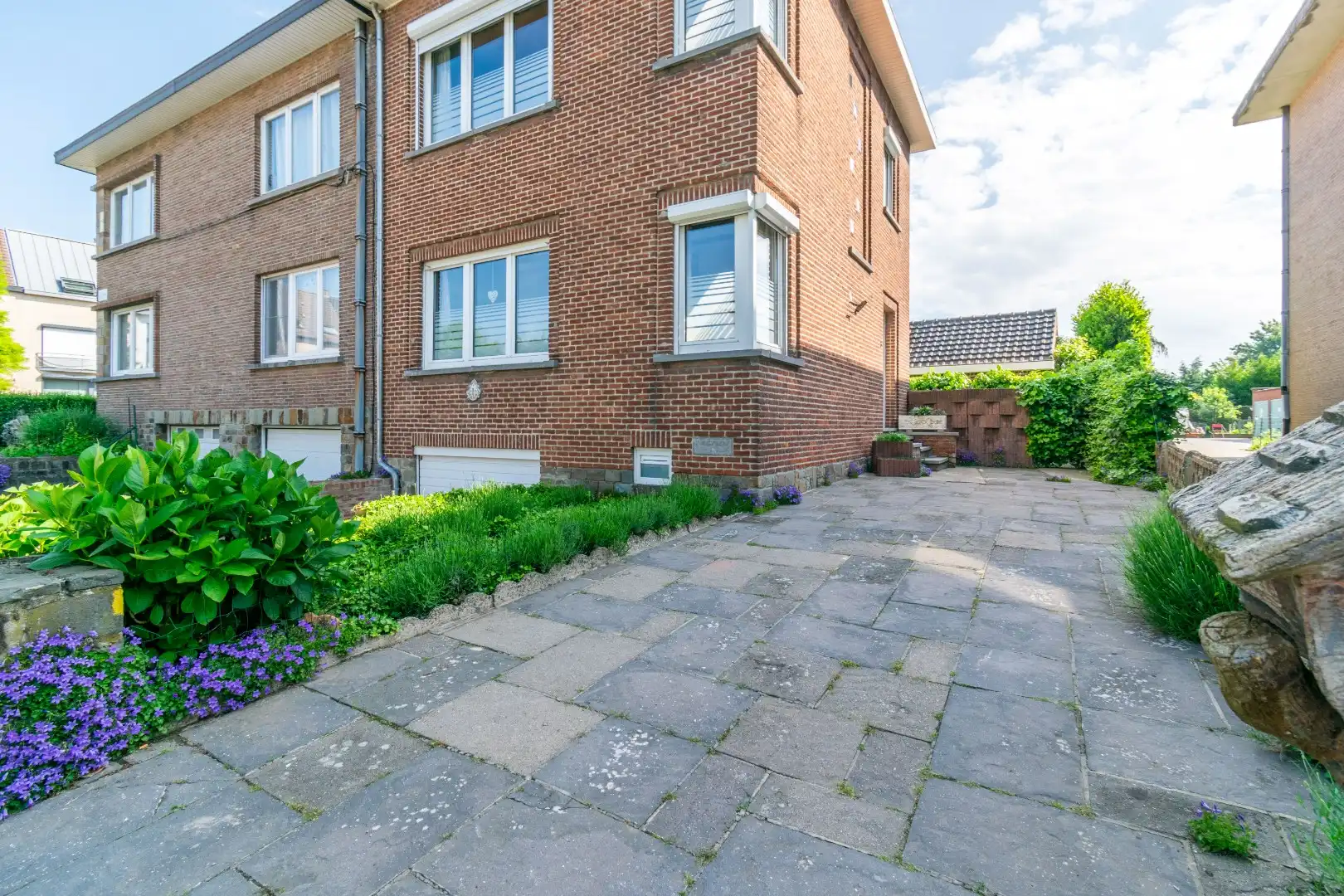 WELGELEGEN WONING MET 2 SLP, BUREAU, INRICHTBARE ZOLDER! foto 3