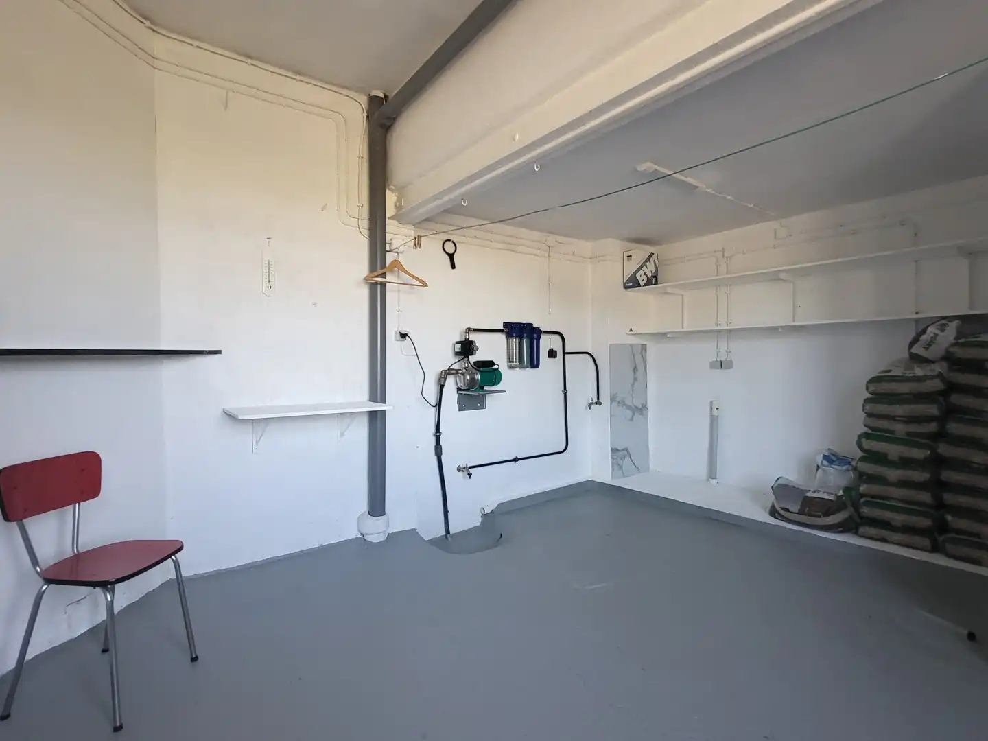 Charmante halfopen bebouwing met 2 slaapkamers op rustige, landelijke ligging aan de stadsrand. foto 18