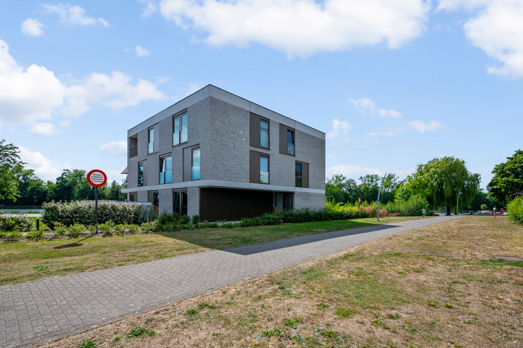 Elke dag thuis op vakantie aan het prachtige Donkmeer foto 26
