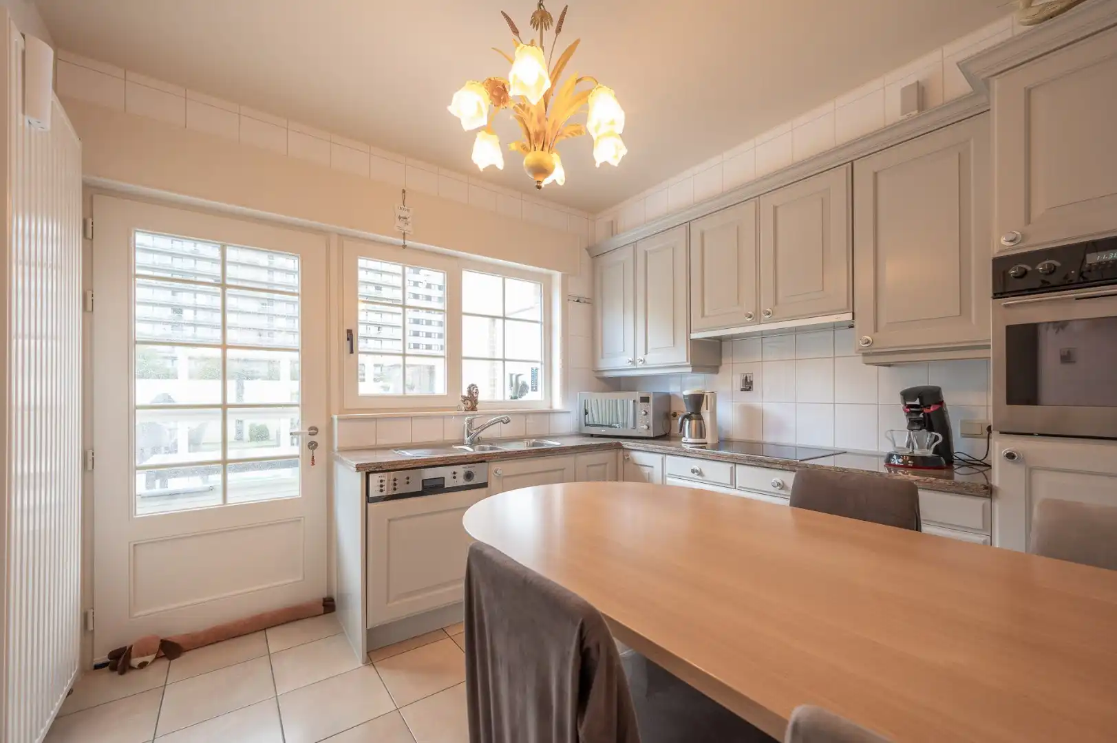 Klassevolle villa in residentiële villawijk te Knokke-Heist foto 9