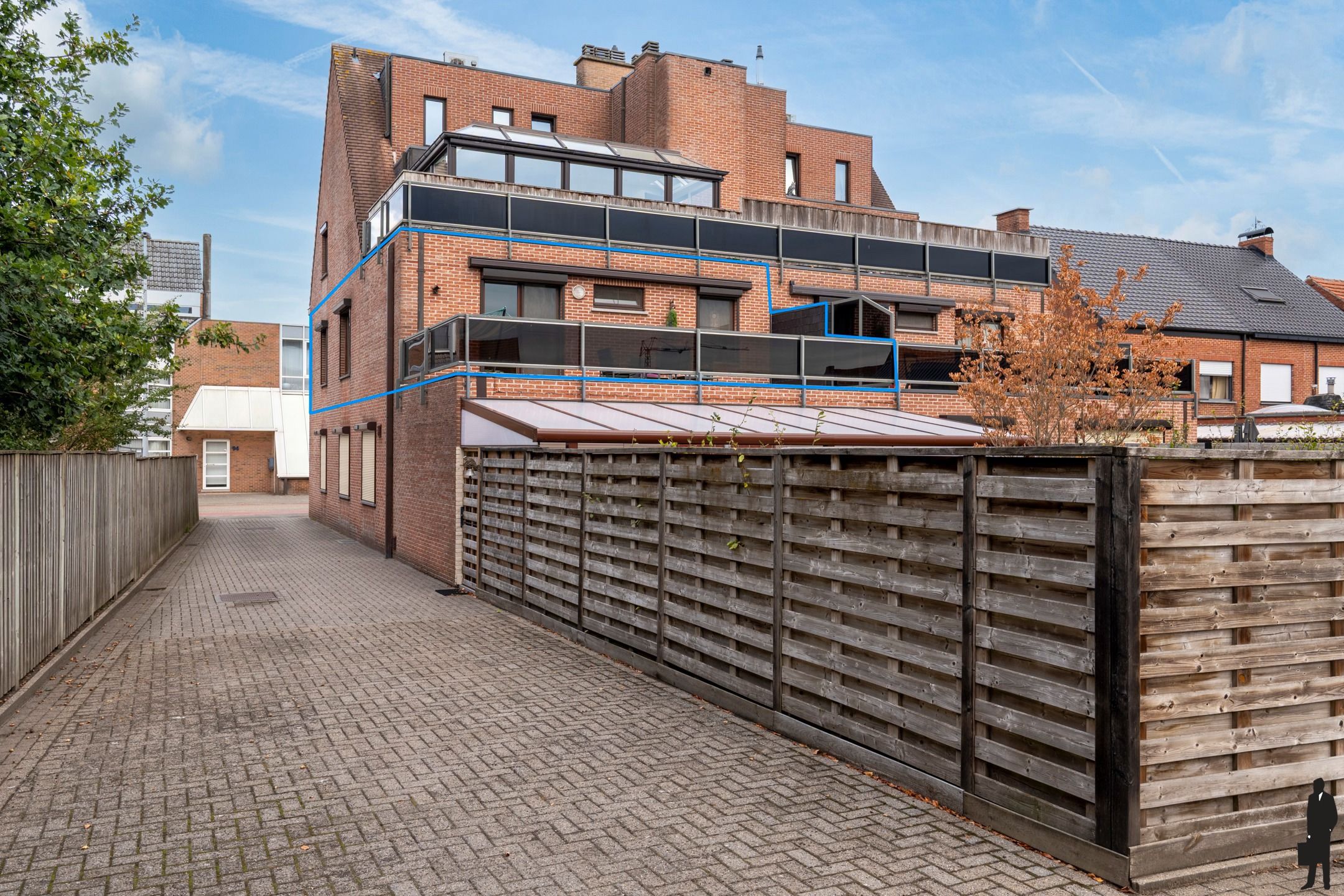 Licht 2 SLPK appartement met terras en garage nabij centrum foto 10