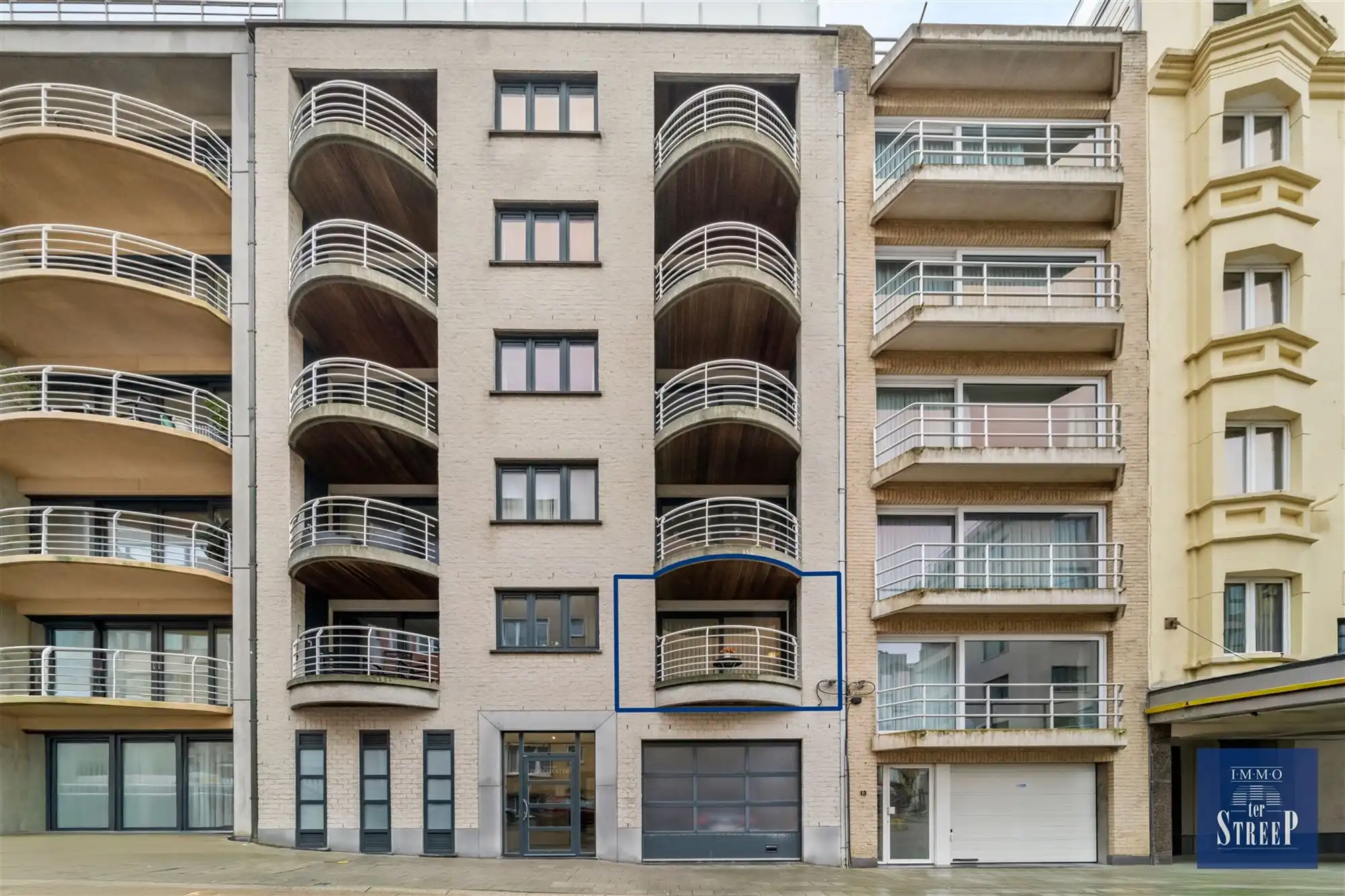 Ruim appartement met 3 slaapkamers nabij de zeedijk foto {{pictureIndex}}