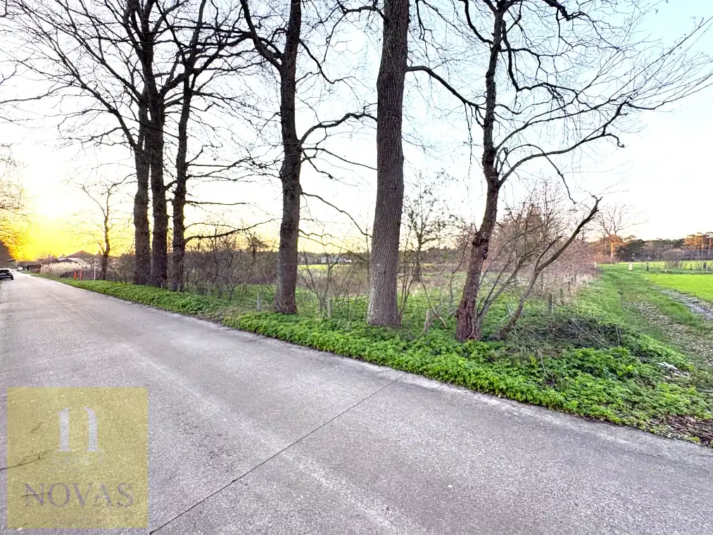 Mooi perceel landbouwgrond aan de straat, 17are 25ca foto 2