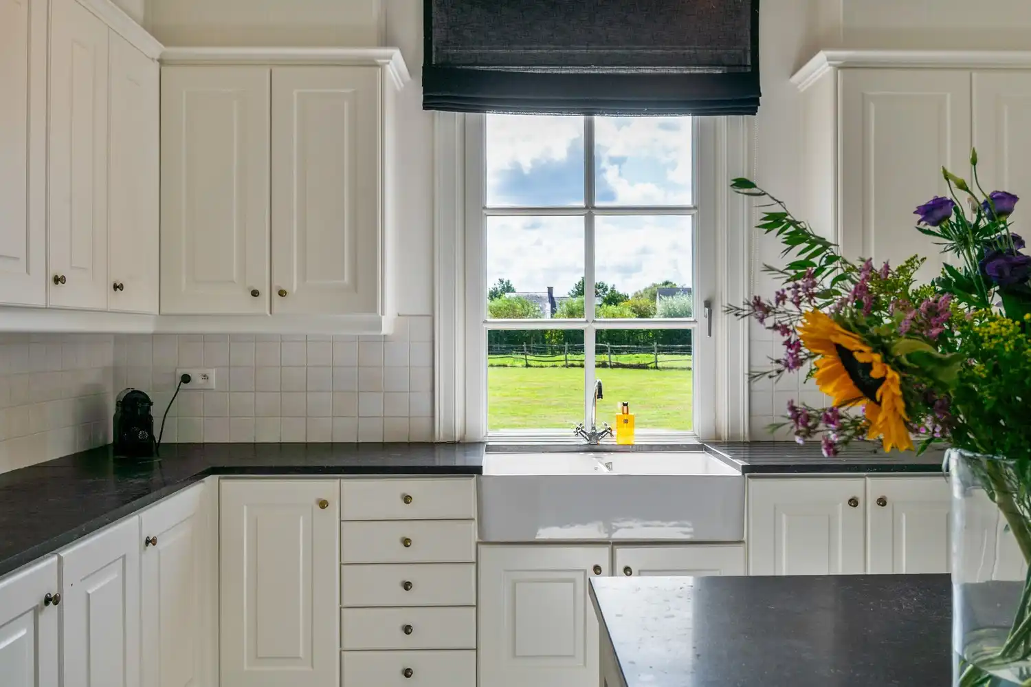 Gerenoveerde villa met bijgebouw en vijver op een perceel van 1,8 ha te Putte foto 14