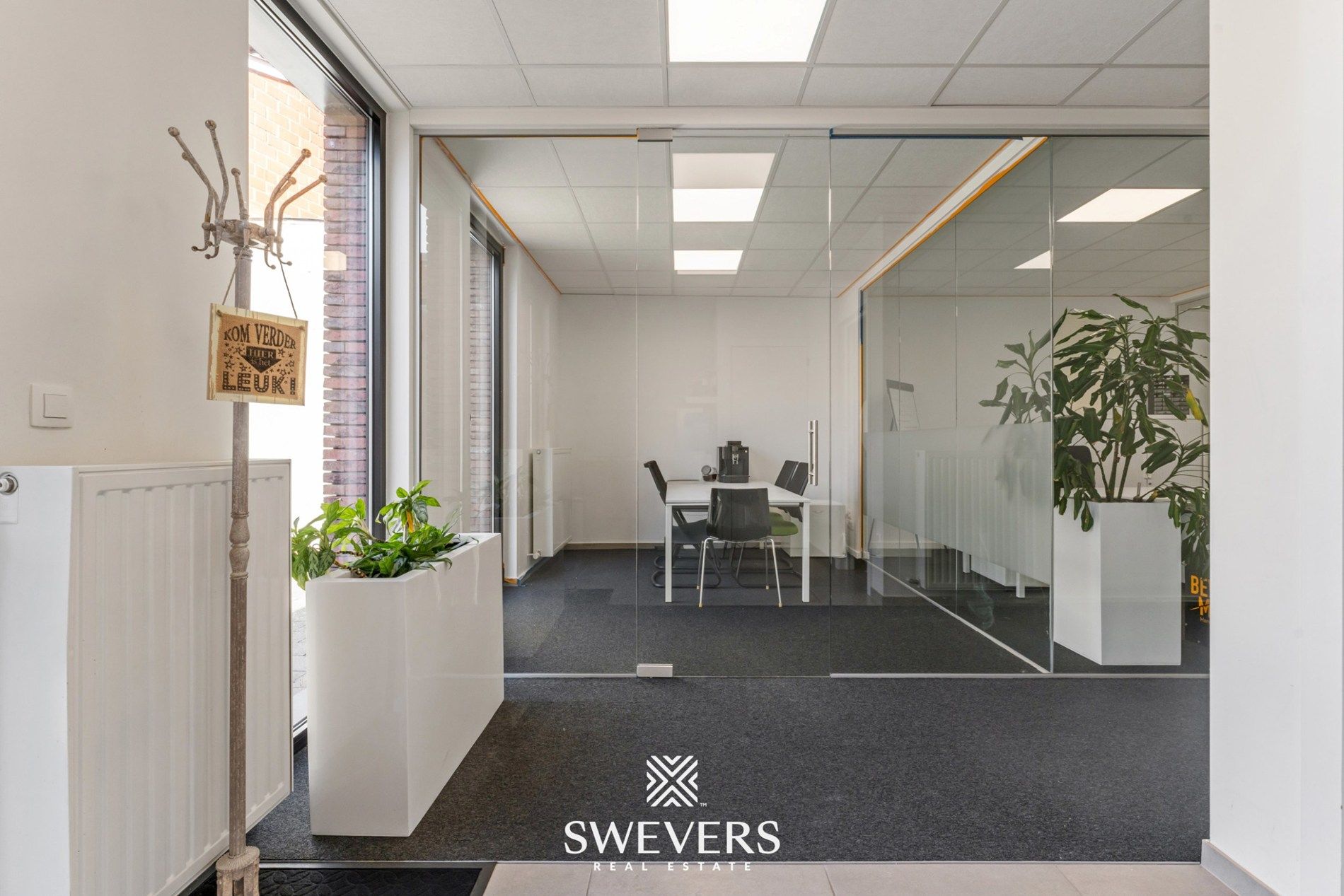 Instapklaar handelspand van 127 m² op toplocatie in Beringen foto 14