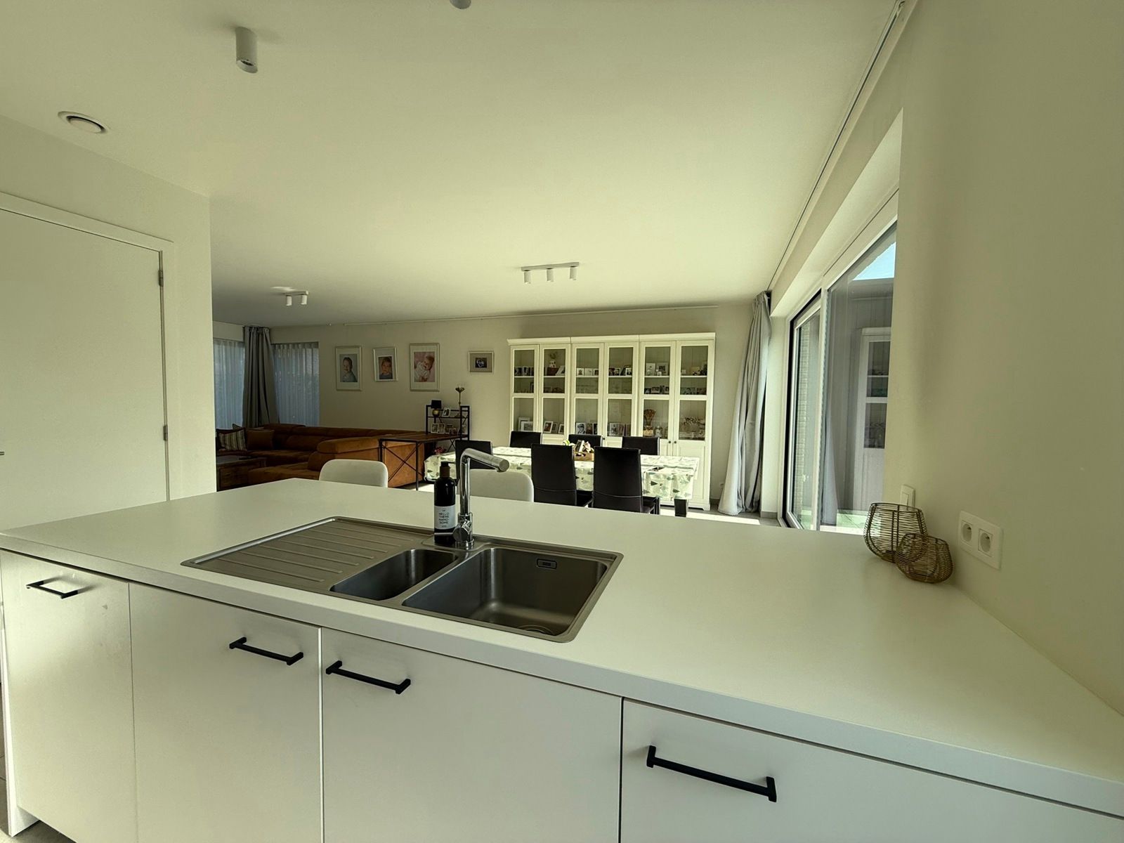 Energieneutrale  lichtrijke woning met alle hedendaagse comfort. foto 3