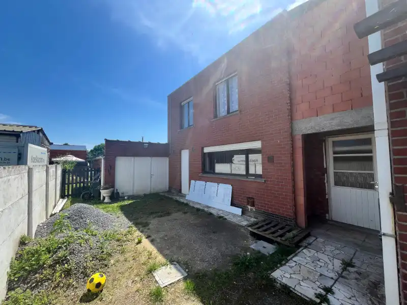 Af te werken woning met 3 slaapkamers. foto 2
