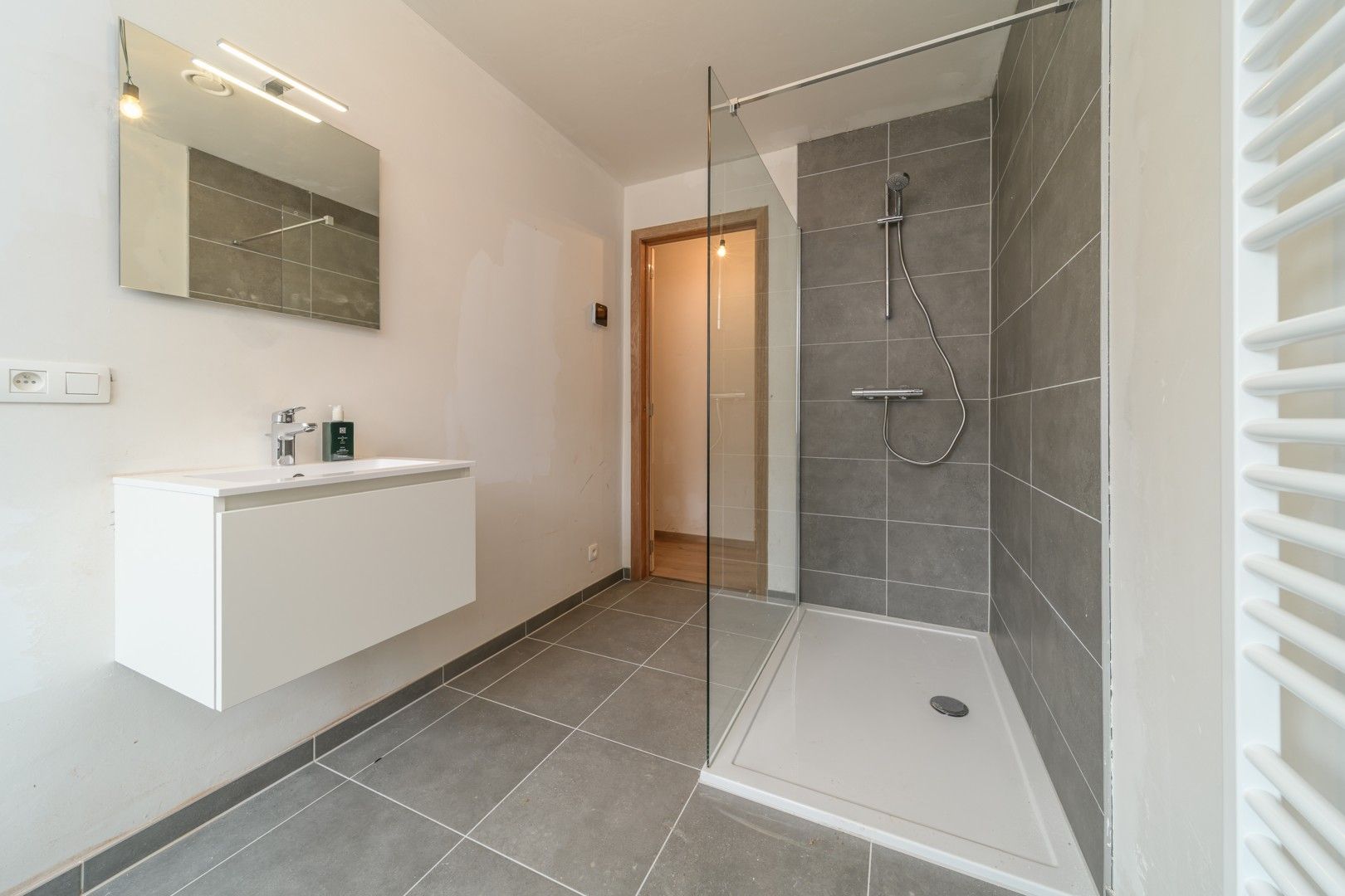Gesloten nieuwbouwwoning nabij het dorpscentrum Haaltert foto 10