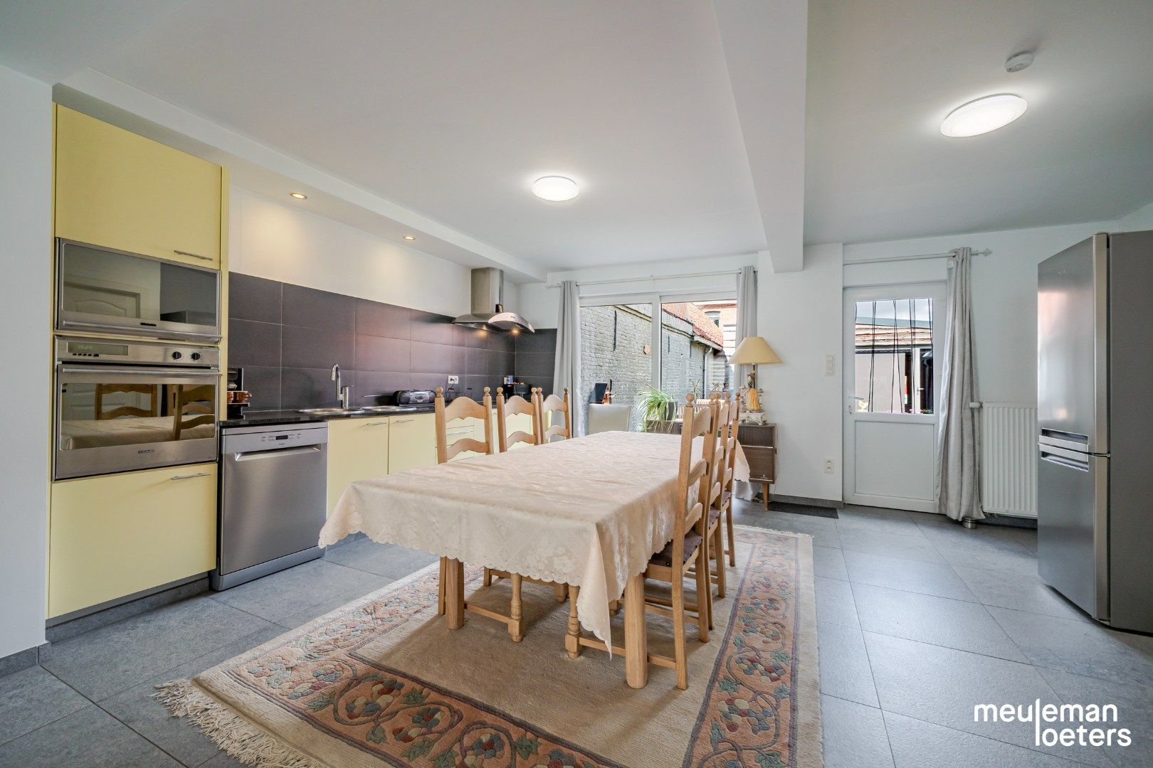 Instapklare woning met tuin en garage foto 7